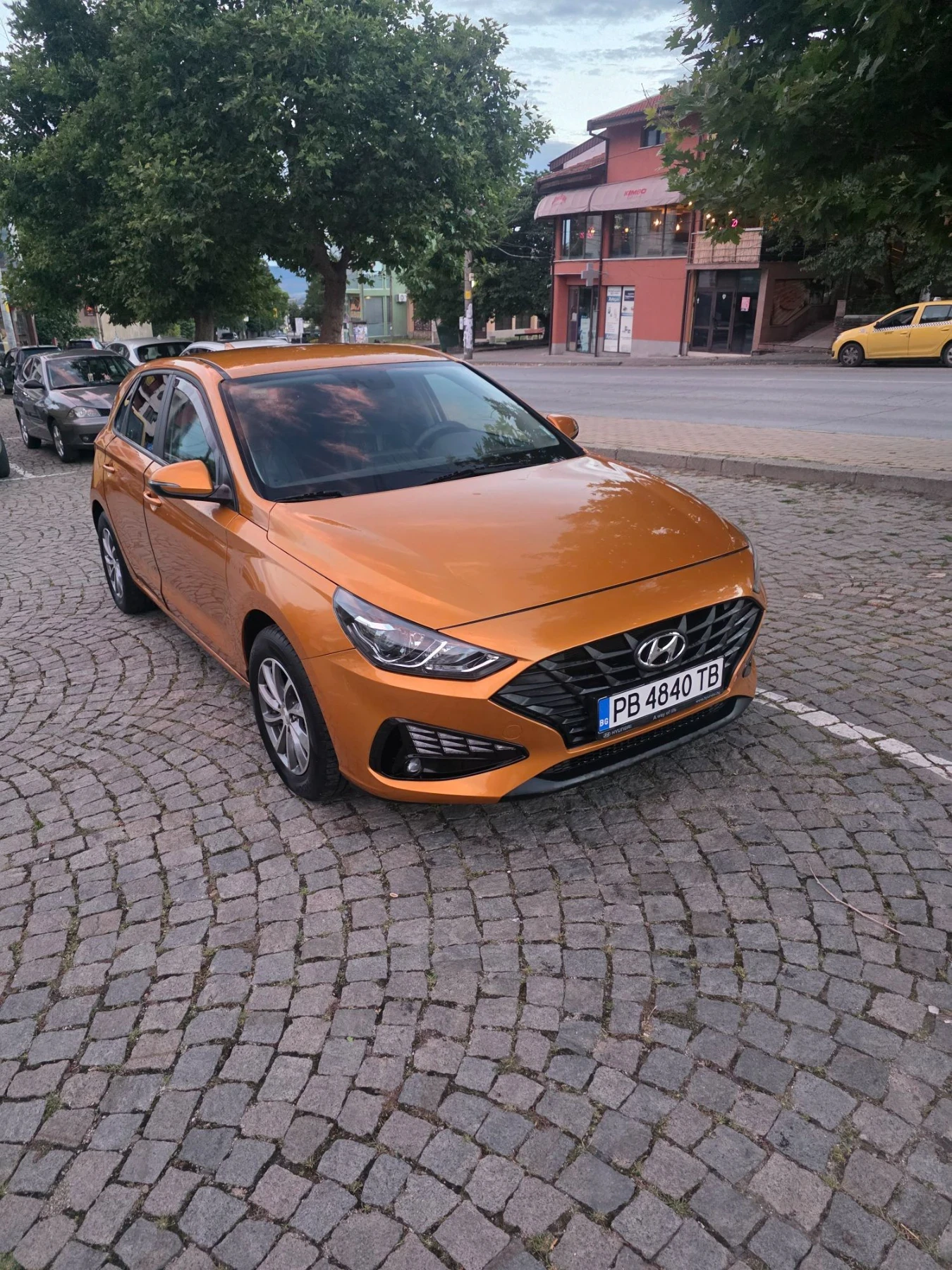 Hyundai I30 Лек автомобил 