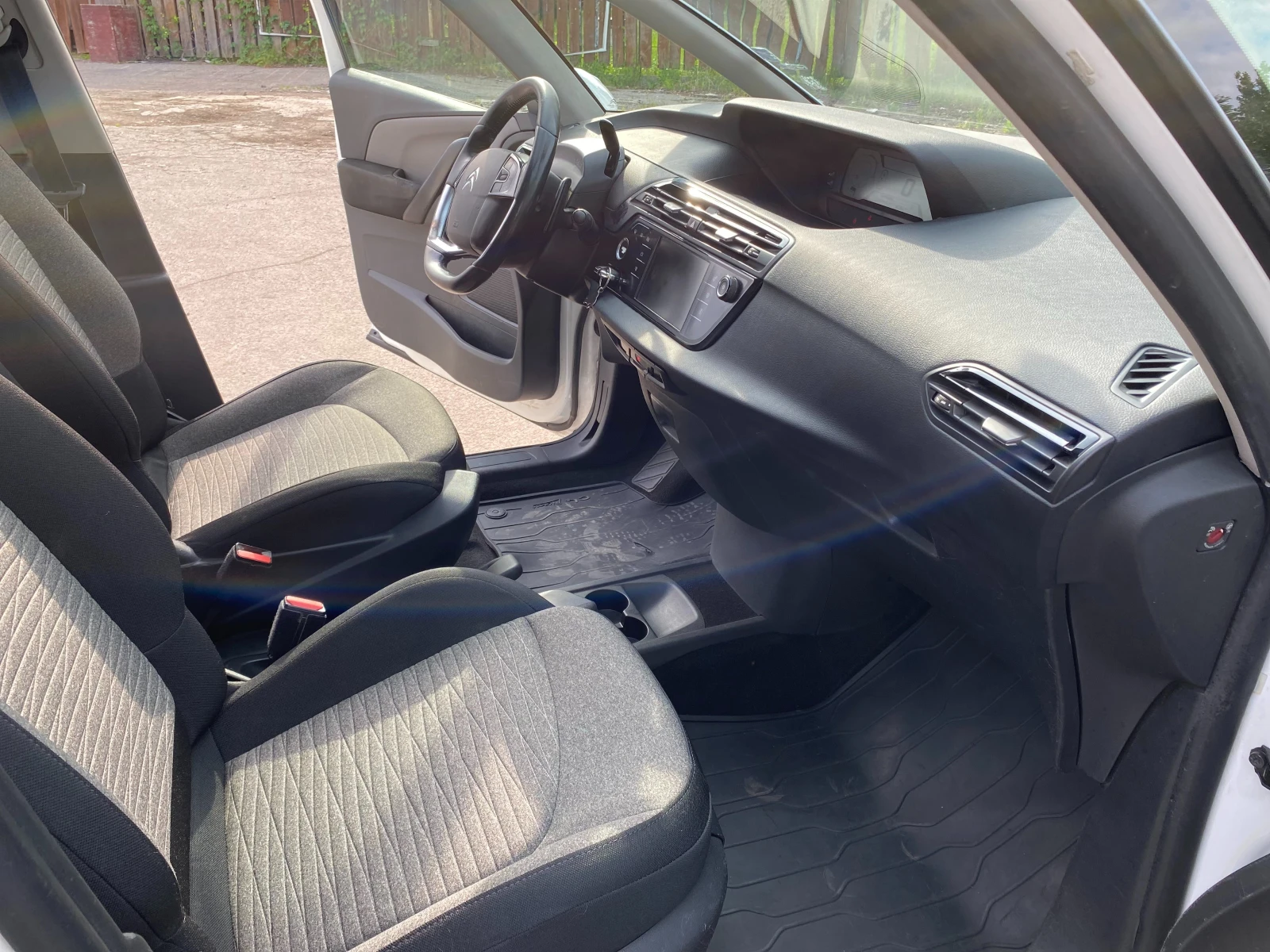 Citroen C4 Picasso, снимка 11 - Автомобили и джипове - 55824652