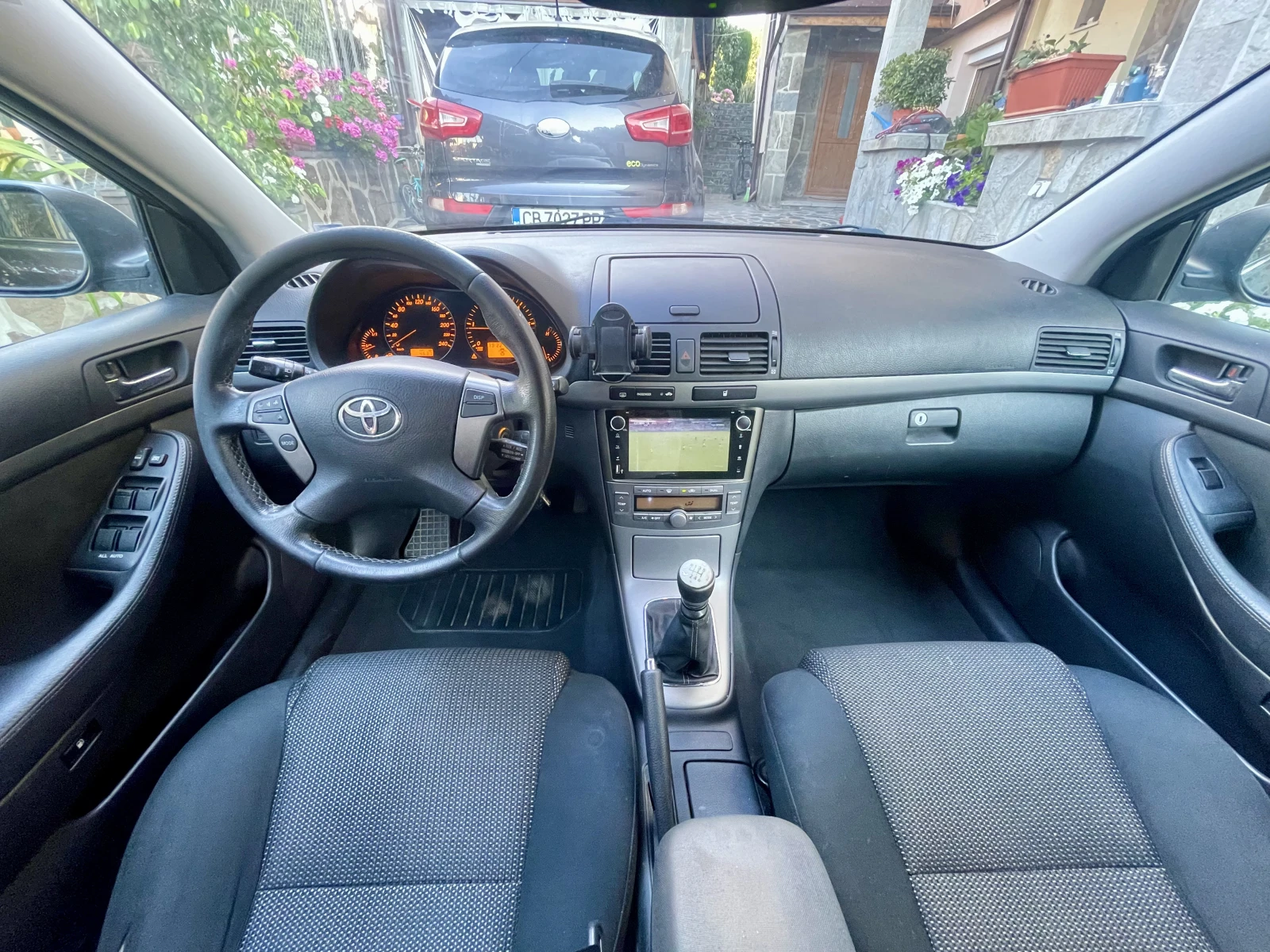 Toyota Avensis, снимка 11 - Автомобили и джипове - 56085171