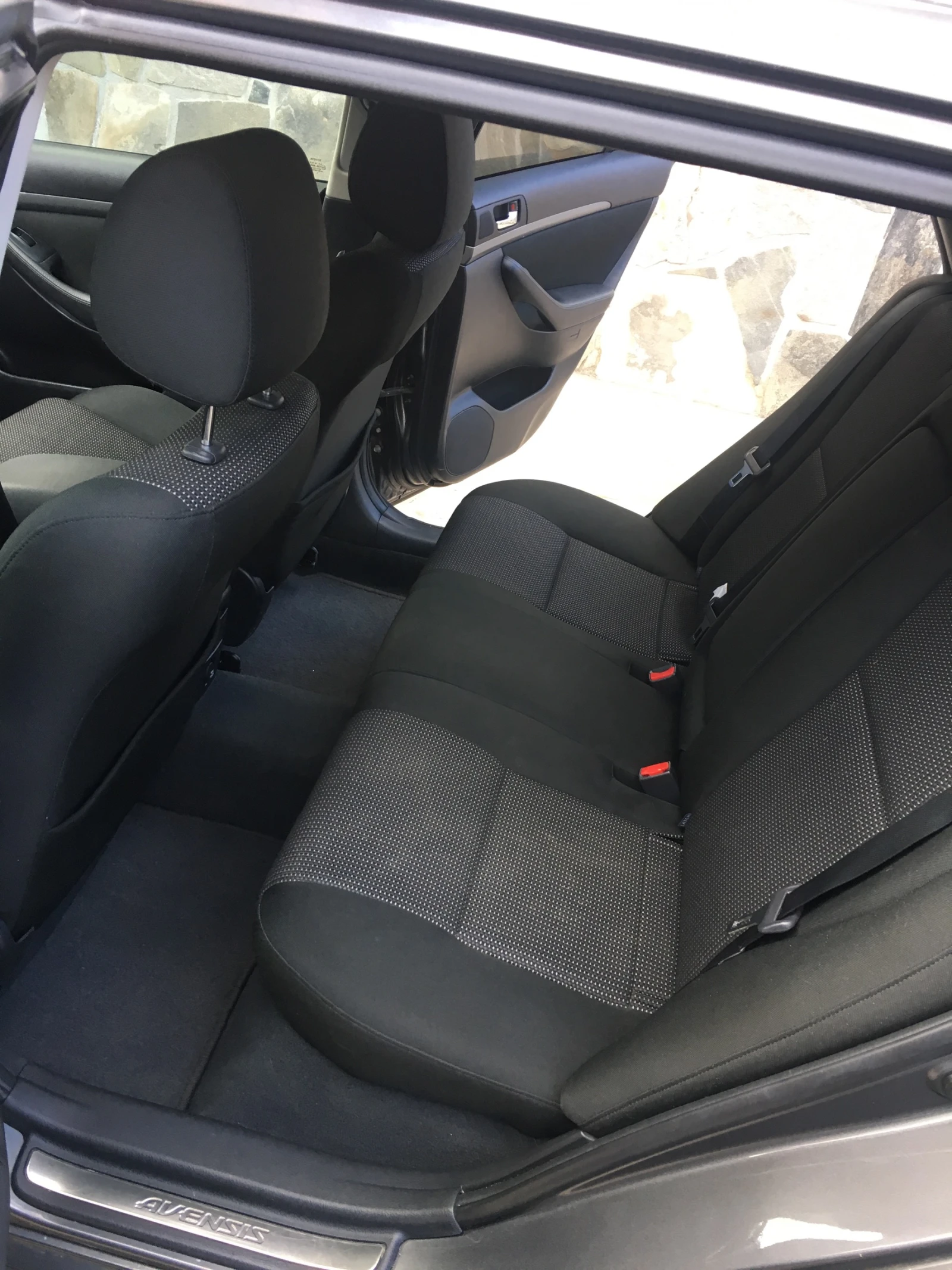Toyota Avensis, снимка 8 - Автомобили и джипове - 56085171