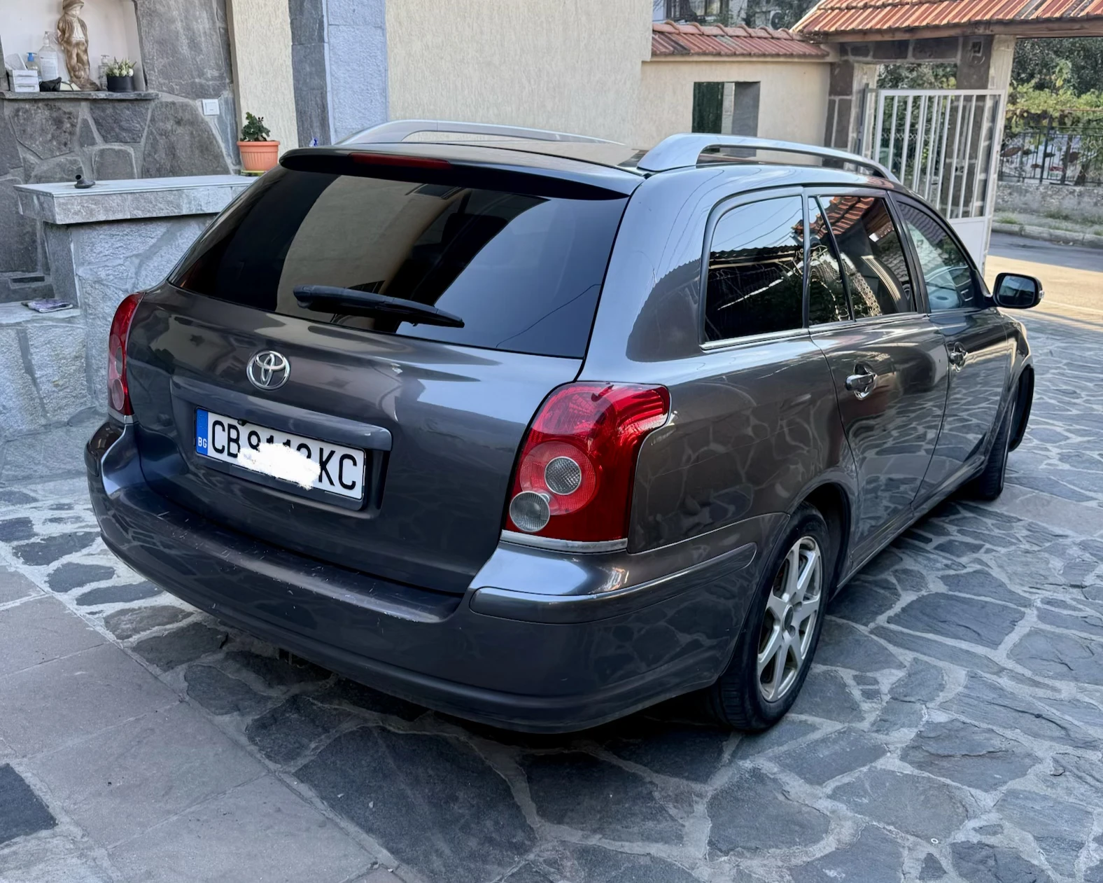 Toyota Avensis, снимка 2 - Автомобили и джипове - 56085171