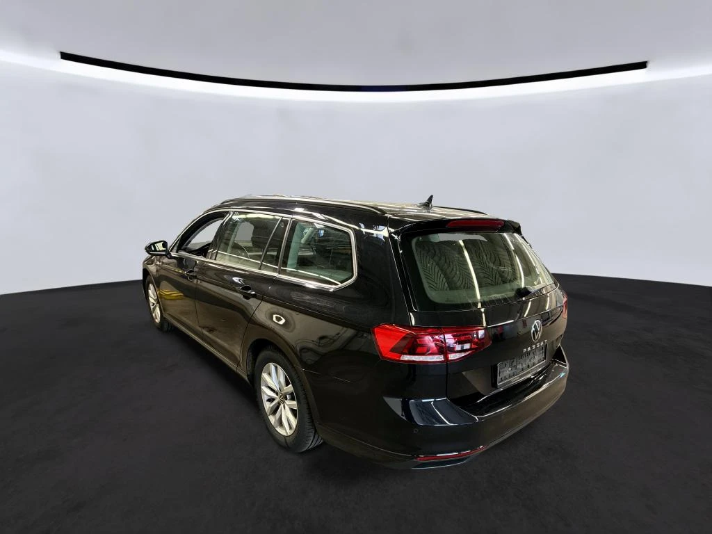 VW Passat Variant 2.0 TDI Business LED Navi Leather, снимка 4 - Автомобили и джипове - 56266720