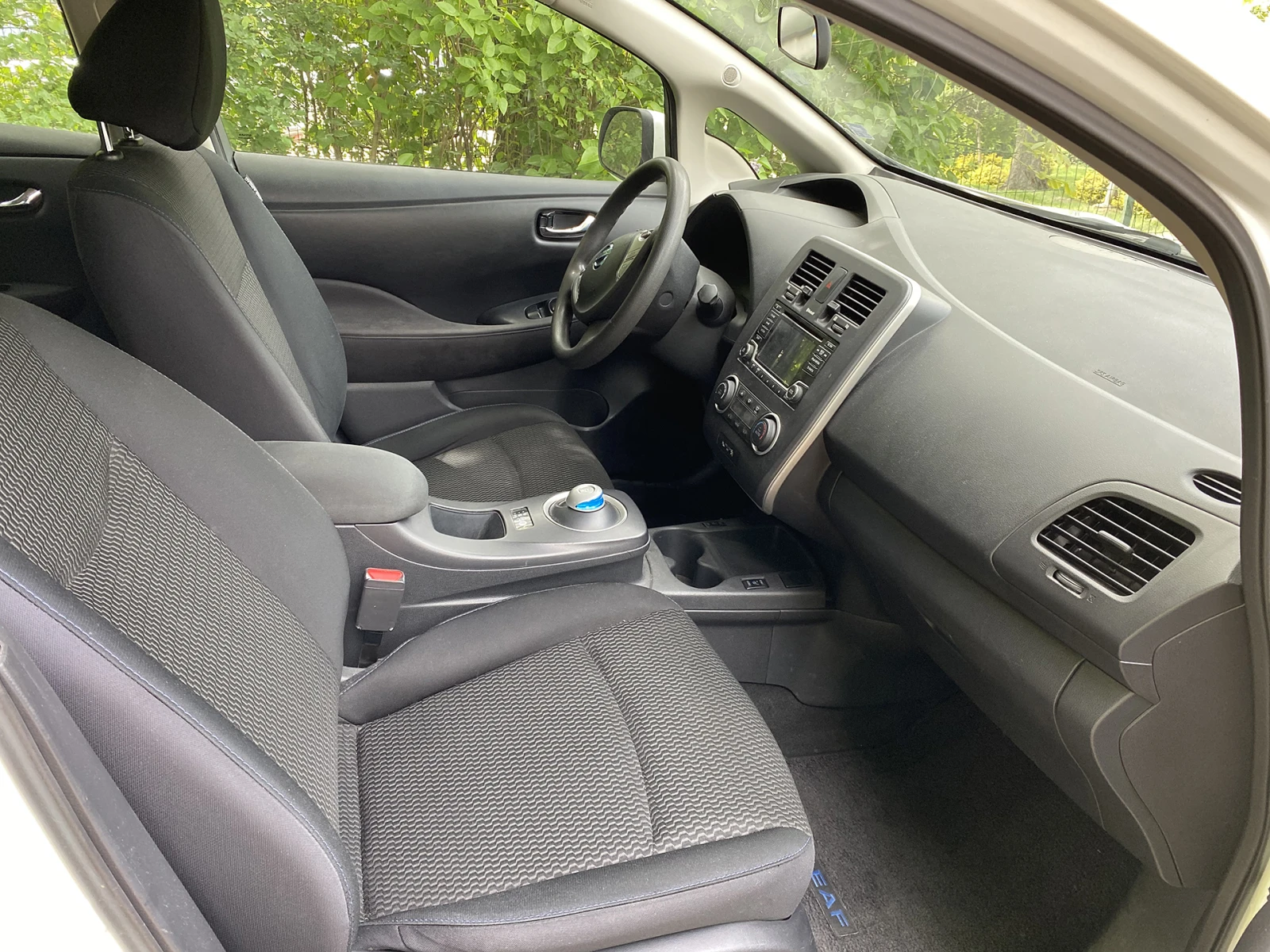 Nissan Leaf  S, снимка 6 - Автомобили и джипове - 56326287