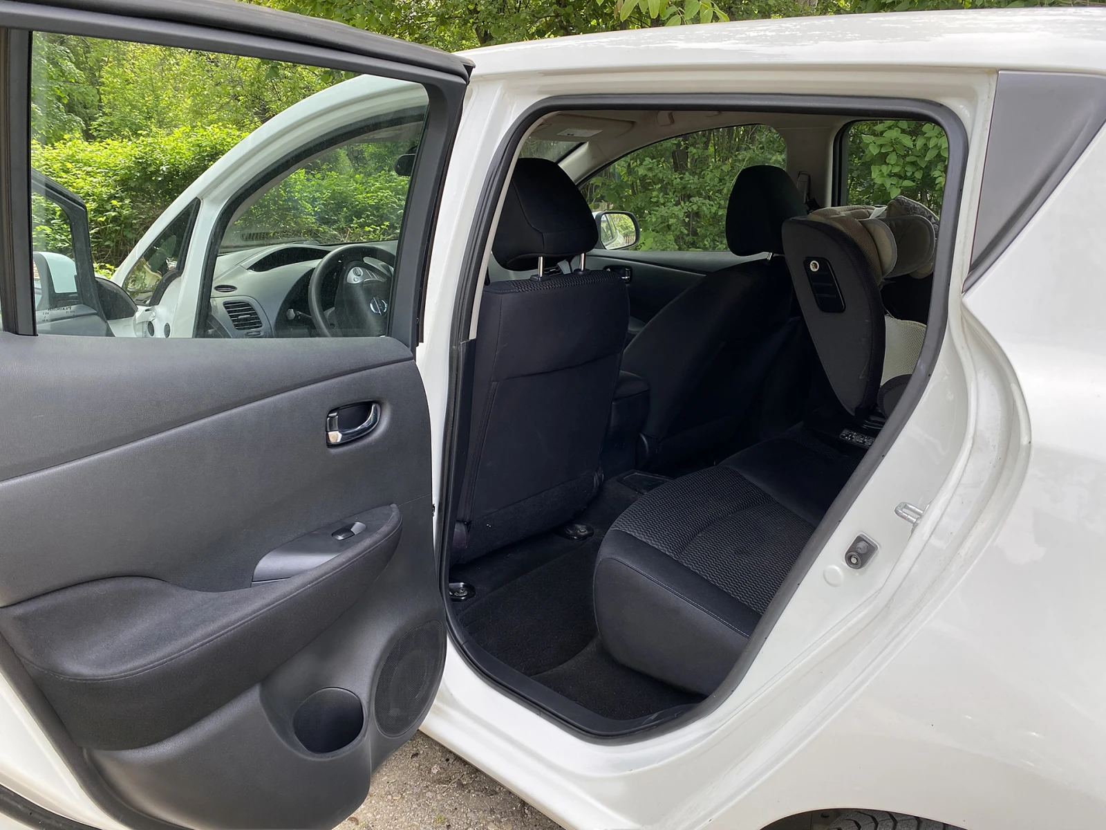 Nissan Leaf  S, снимка 8 - Автомобили и джипове - 56326287