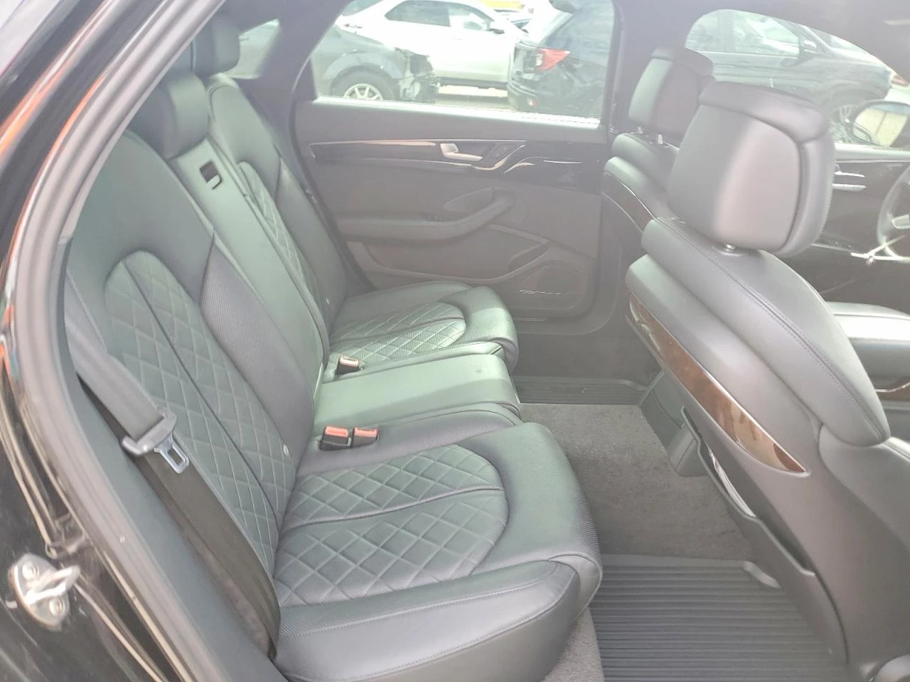 Audi A8 3.0l L Quattro, снимка 10 - Автомобили и джипове - 56351056