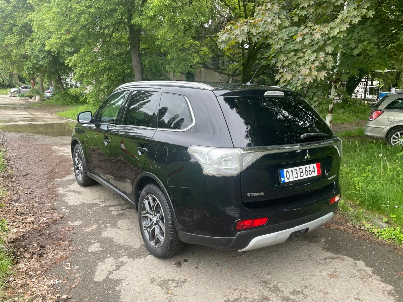 Mitsubishi Outlander 2.2d 4x4 7 местен, снимка 6 - Автомобили и джипове - 45656084