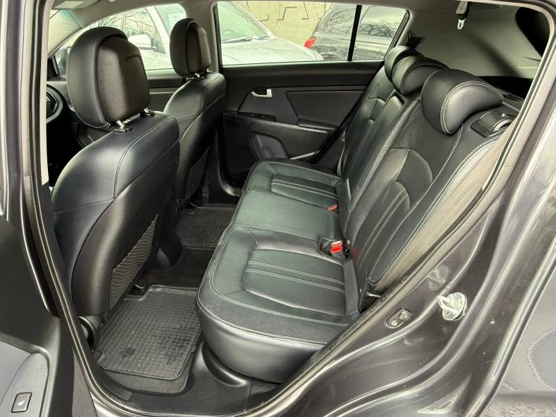 Kia Sportage 2.0CRDI Style 184k.c. 4WD! АВТОМАТИК! С ГАРАНЦИЯ!, снимка 9 - Автомобили и джипове - 53088359