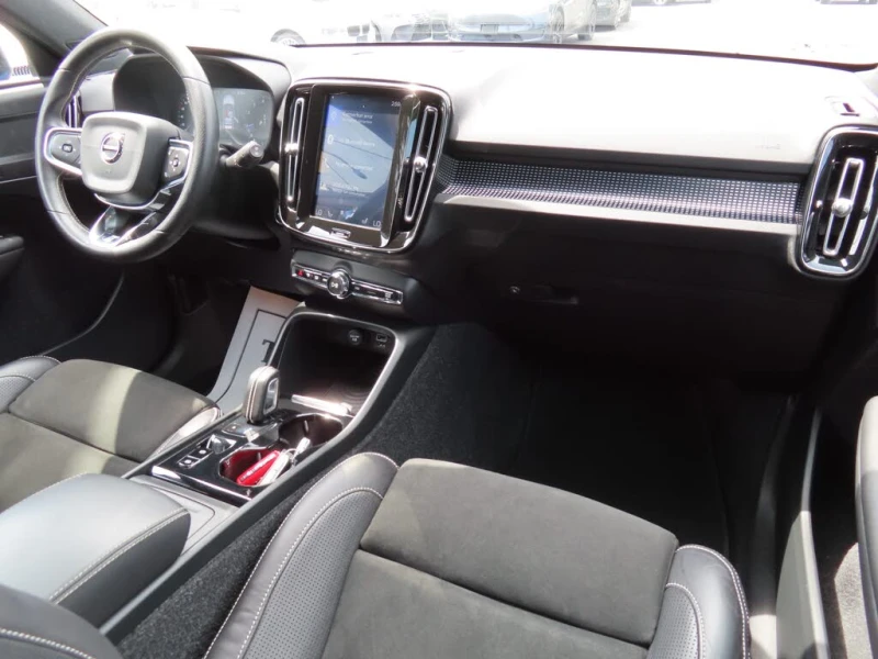 Volvo XC40 T5 R-Design AWD, снимка 9 - Автомобили и джипове - 53505340