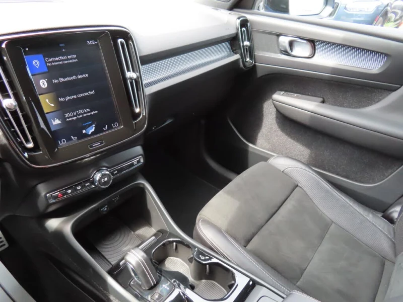 Volvo XC40 T5 R-Design AWD, снимка 10 - Автомобили и джипове - 53505340