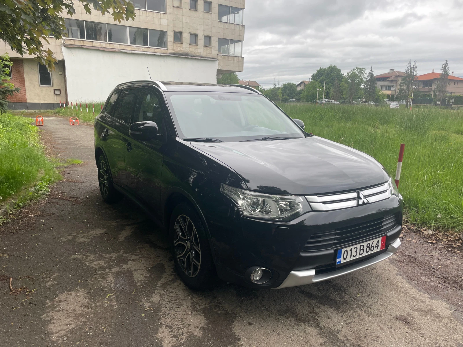 Mitsubishi Outlander 2.2d 4x4 7 местен - изображение 3