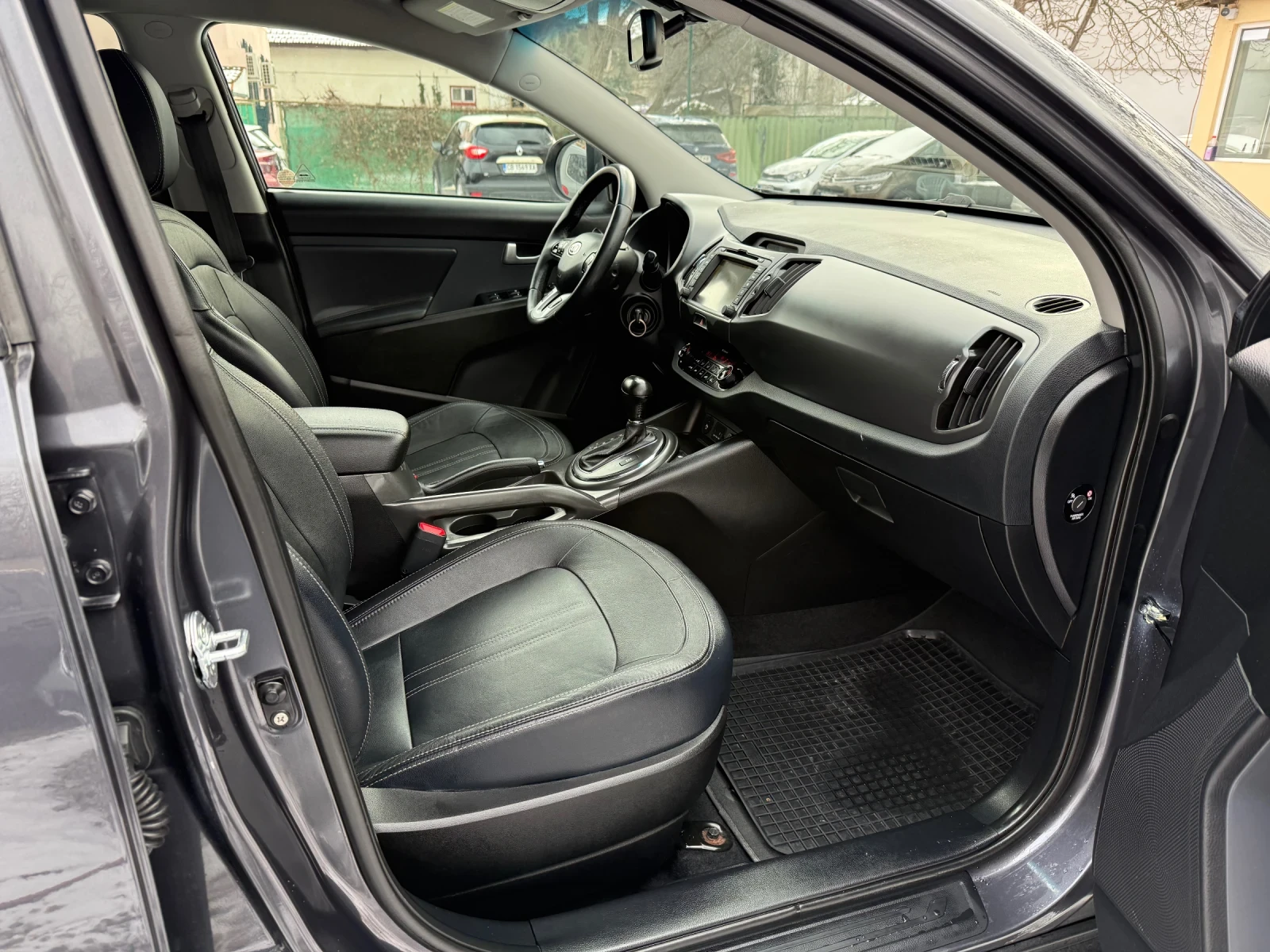 Kia Sportage 2.0CRDI Style 184k.c. 4WD! ���������! � ��������! | Mobile.bg � ����������� 13