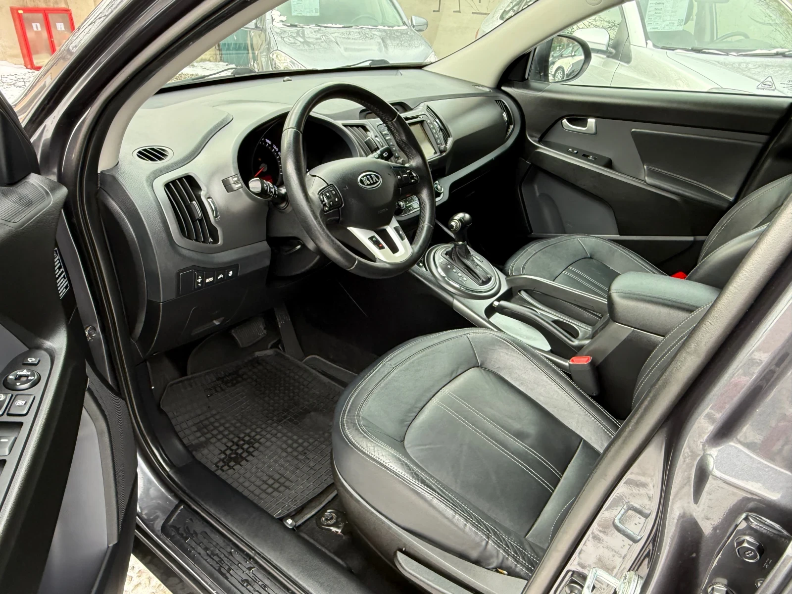 Kia Sportage 2.0CRDI Style 184k.c. 4WD! АВТОМАТИК! ПЕРФЕКТНА! - изображение 8