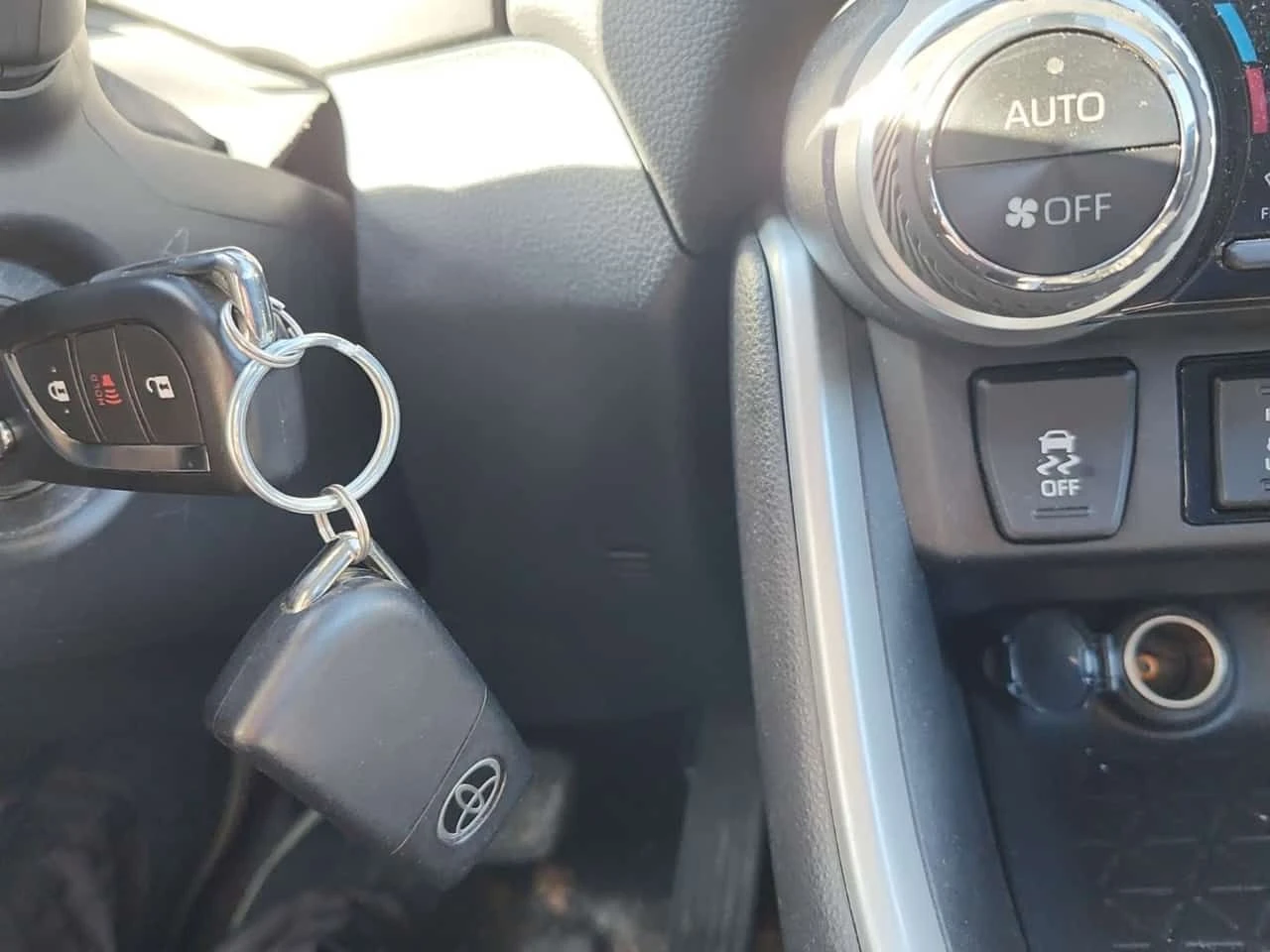 Toyota Rav4 * HYBRID LE * CARFAX * 2 ����� *  | Mobile.bg � ����������� 8