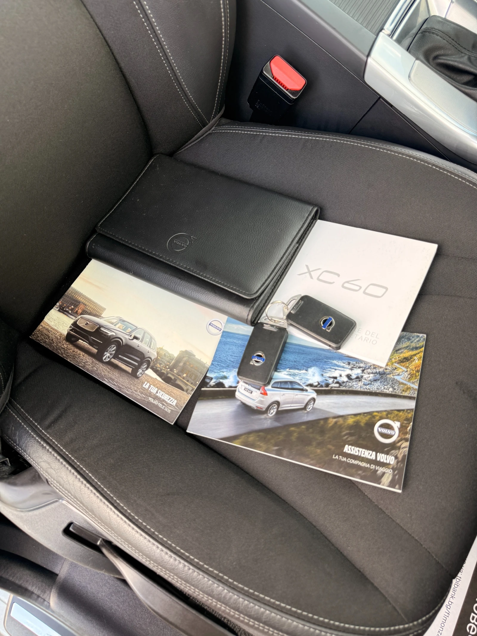 Volvo XC60 2.0D* NAVI* КОЖА* ПОДГРЕВ* , снимка 16 - Автомобили и джипове - 54712713