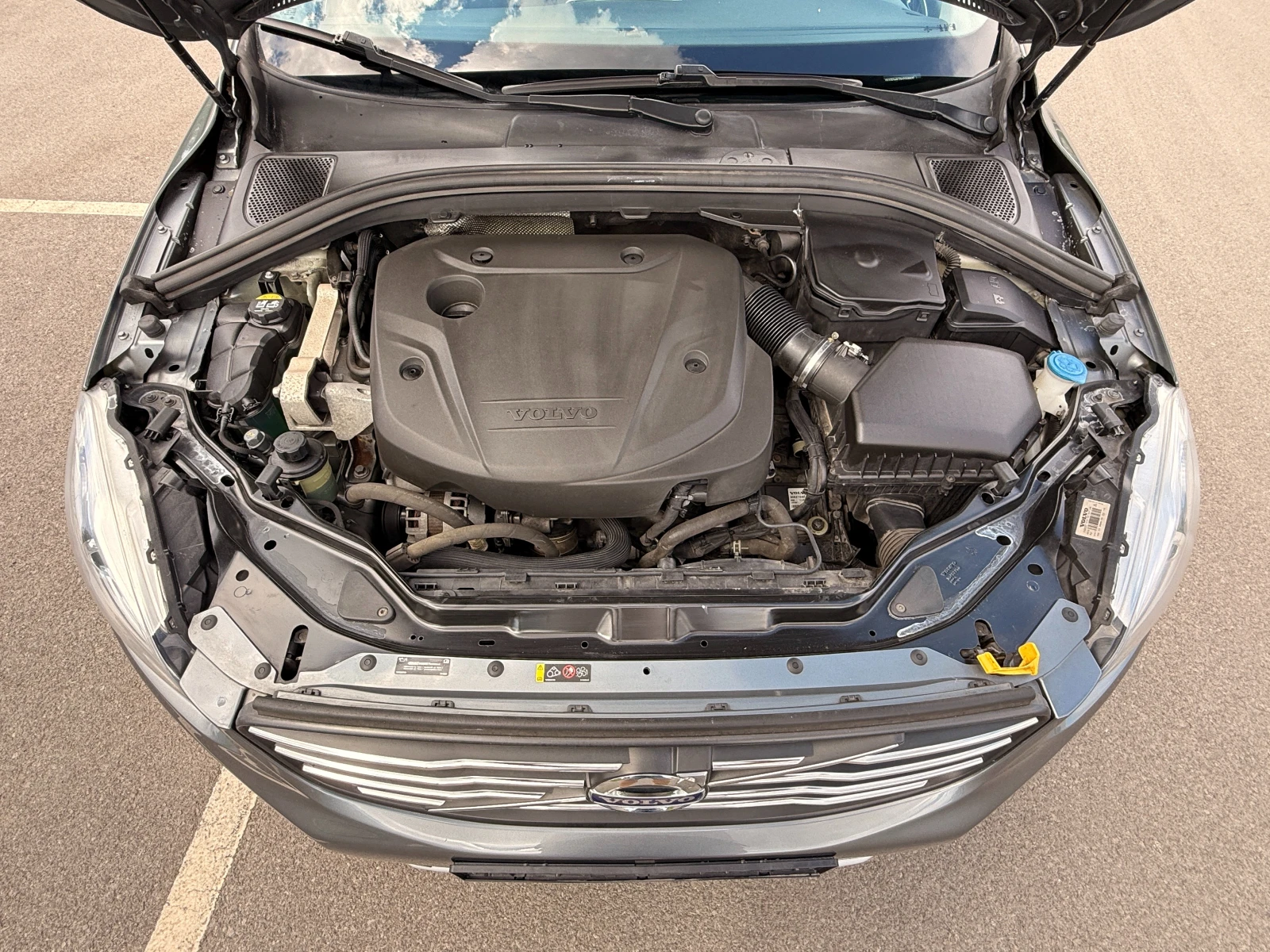 Volvo XC60 2.0D* NAVI* КОЖА* ПОДГРЕВ* , снимка 15 - Автомобили и джипове - 54712713