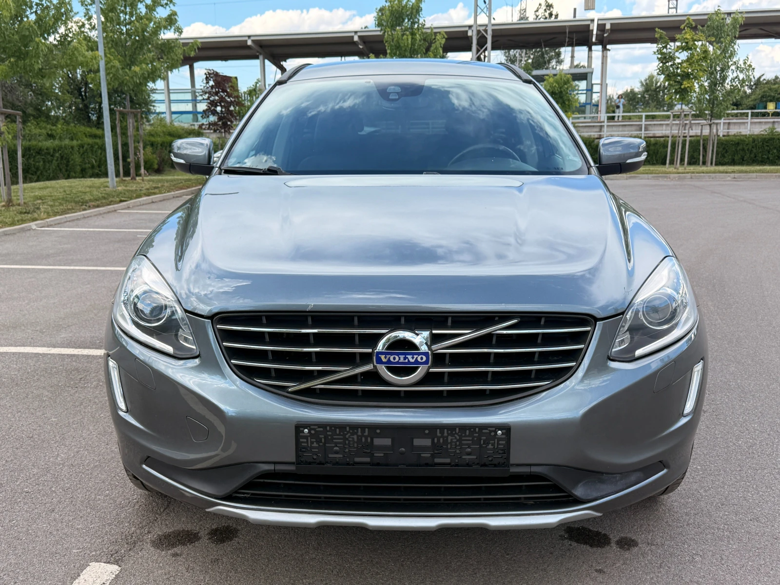 Volvo XC60 2.0D* NAVI* КОЖА* ПОДГРЕВ* , снимка 2 - Автомобили и джипове - 54712713