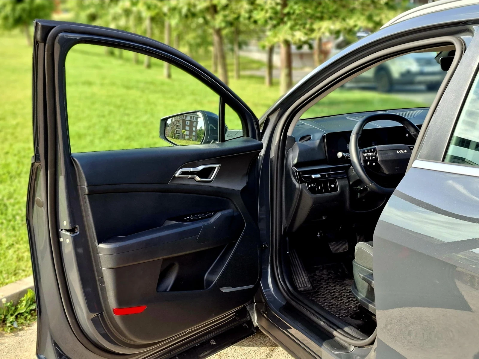 Kia Sportage 1.6T 2WD Comfort + 7 ГОДИНИ ГАРАНЦИЯ, снимка 4 - Автомобили и джипове - 54899702