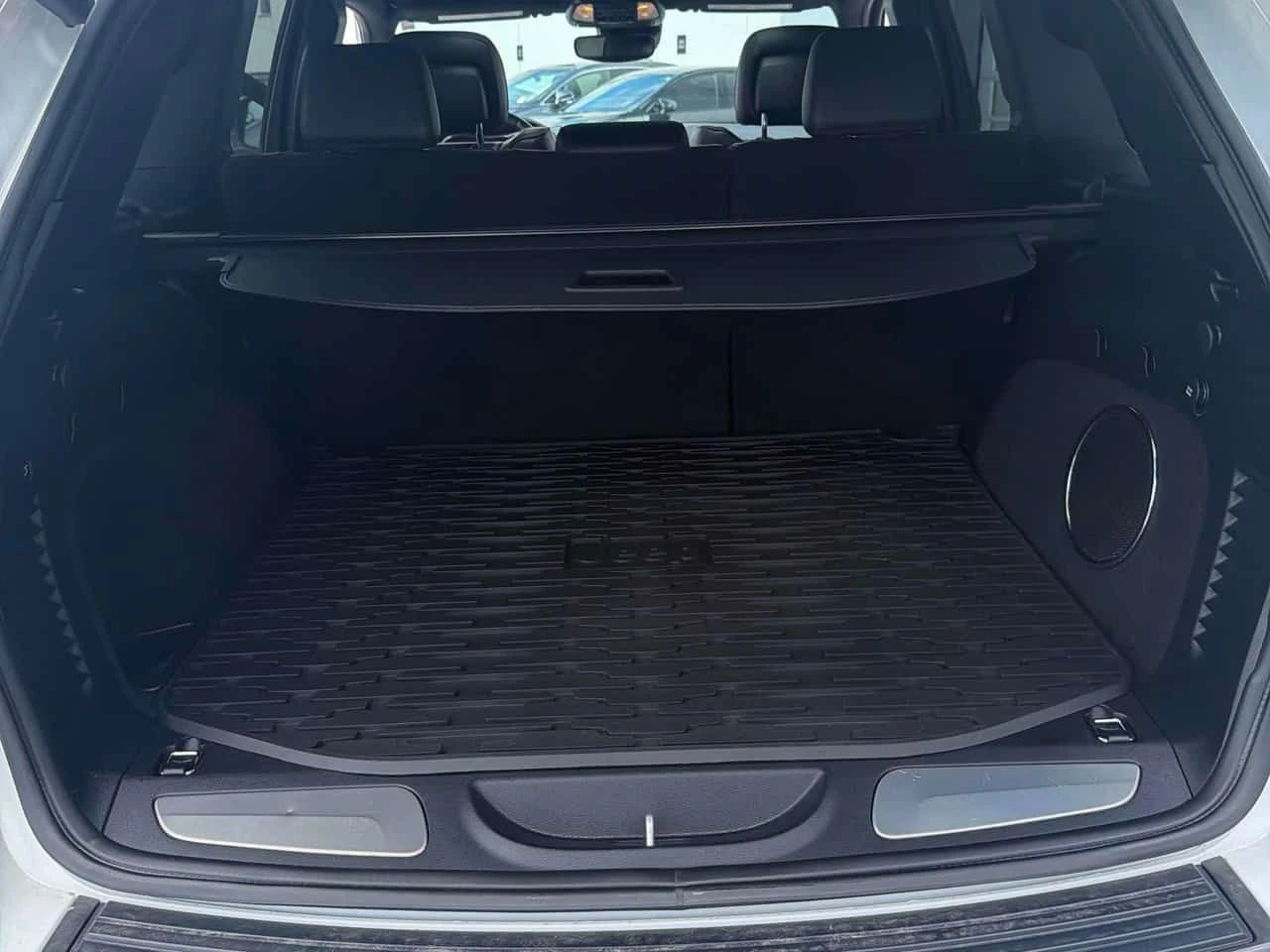 Jeep Grand cherokee * High Altitude * CARFAX * ОПЦИЯ ЗА ФИНАНСИРАНЕ, снимка 13 - Автомобили и джипове - 54963487