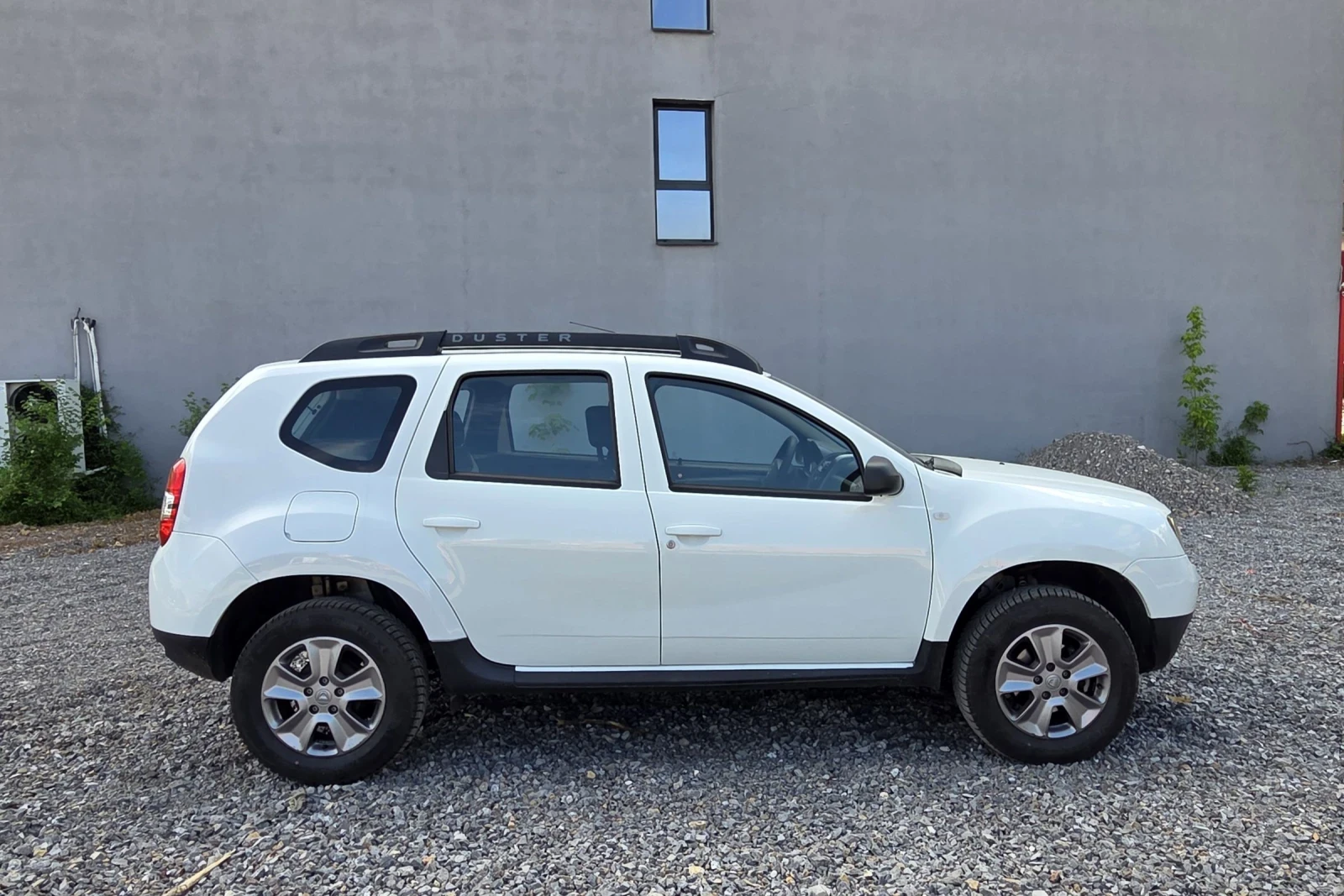 Dacia Duster, снимка 2 - Автомобили и джипове - 55005686