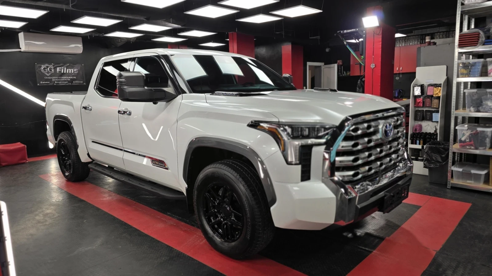 Toyota Tundra, снимка 2 - Автомобили и джипове - 55007501
