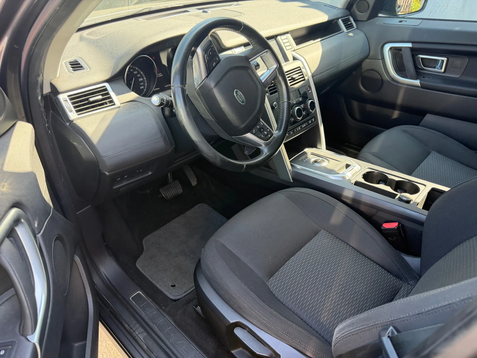 Land Rover Discovery Sport 2.2d, снимка 10 - Автомобили и джипове - 55378474