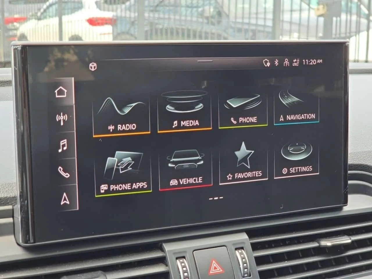 Audi Q5 * QUATTRO * DRIVER ASSIST / CARPLAY / CAMERA / PAR, снимка 12 - Автомобили и джипове - 55553340