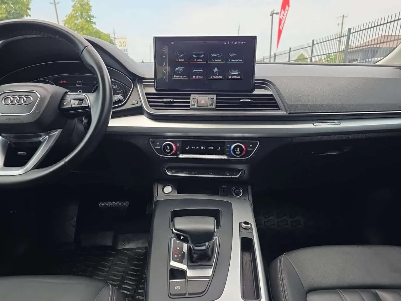 Audi Q5 * QUATTRO * DRIVER ASSIST / CARPLAY / CAMERA / PAR, снимка 8 - Автомобили и джипове - 55553340
