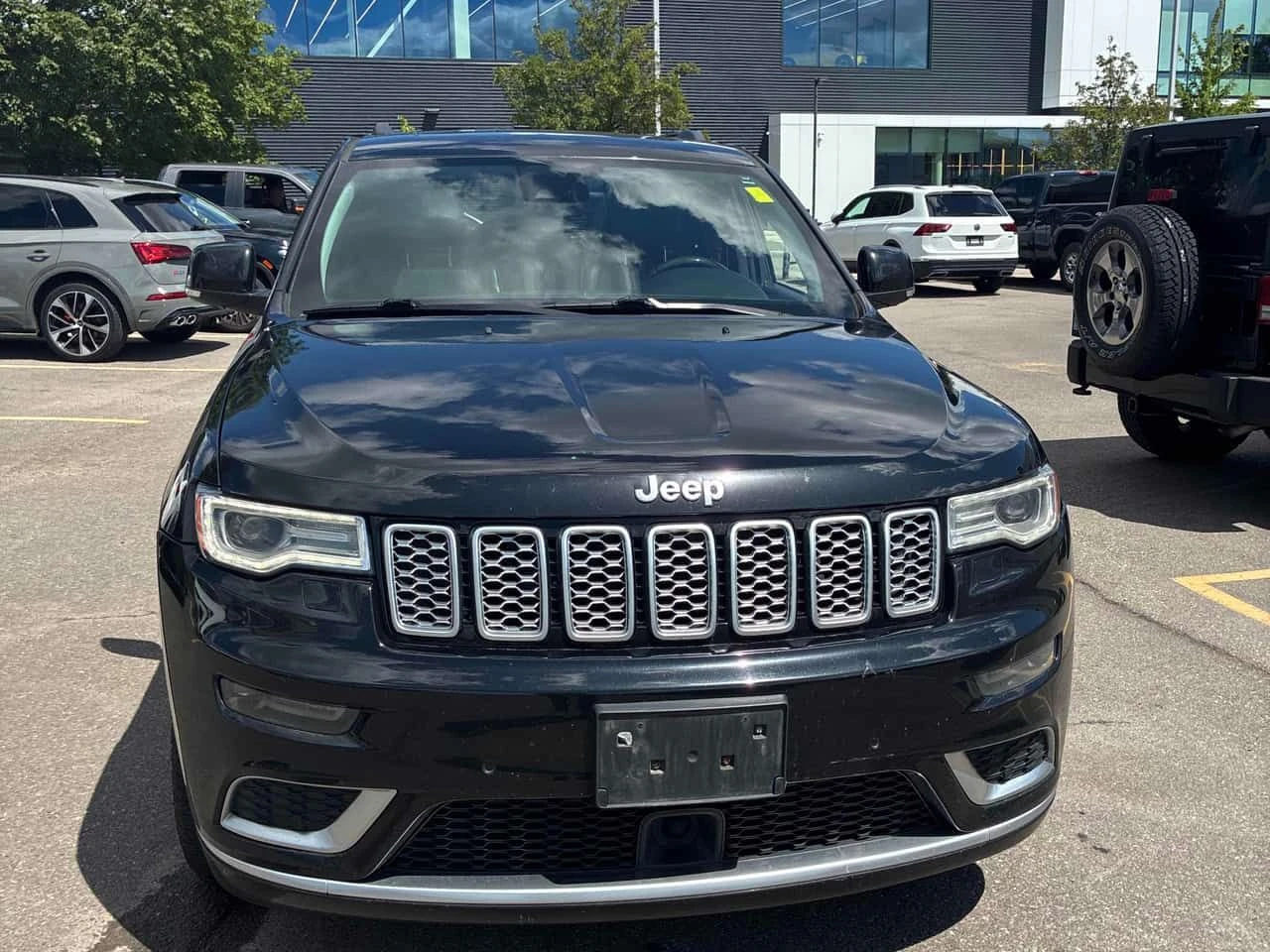 Jeep Grand cherokee SUMMIT * ГЛАВНО ПРЕДСТАВИТЕЛСТВО НА VOLKSWAGEN*   , снимка 2 - Автомобили и джипове - 55723228