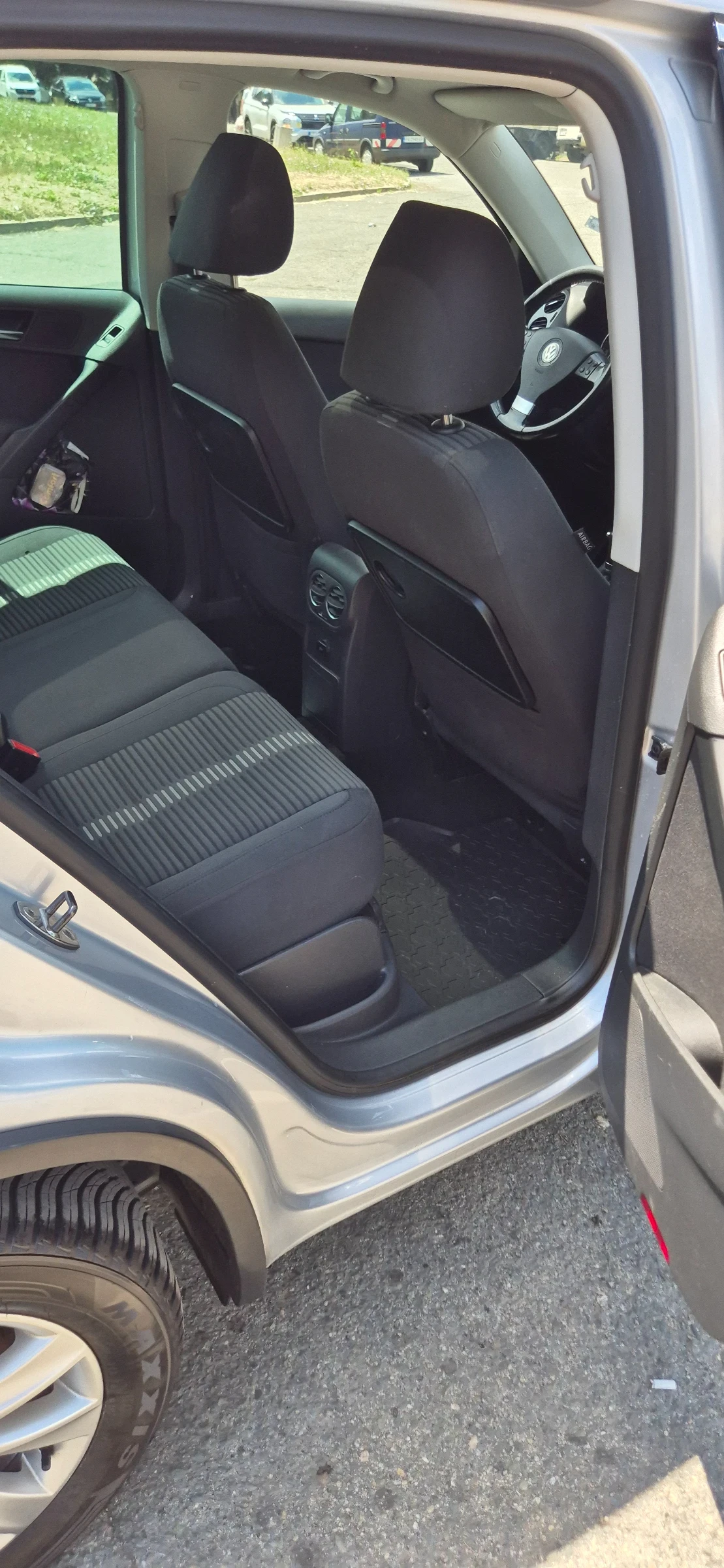 VW Tiguan, снимка 9 - Автомобили и джипове - 56227027