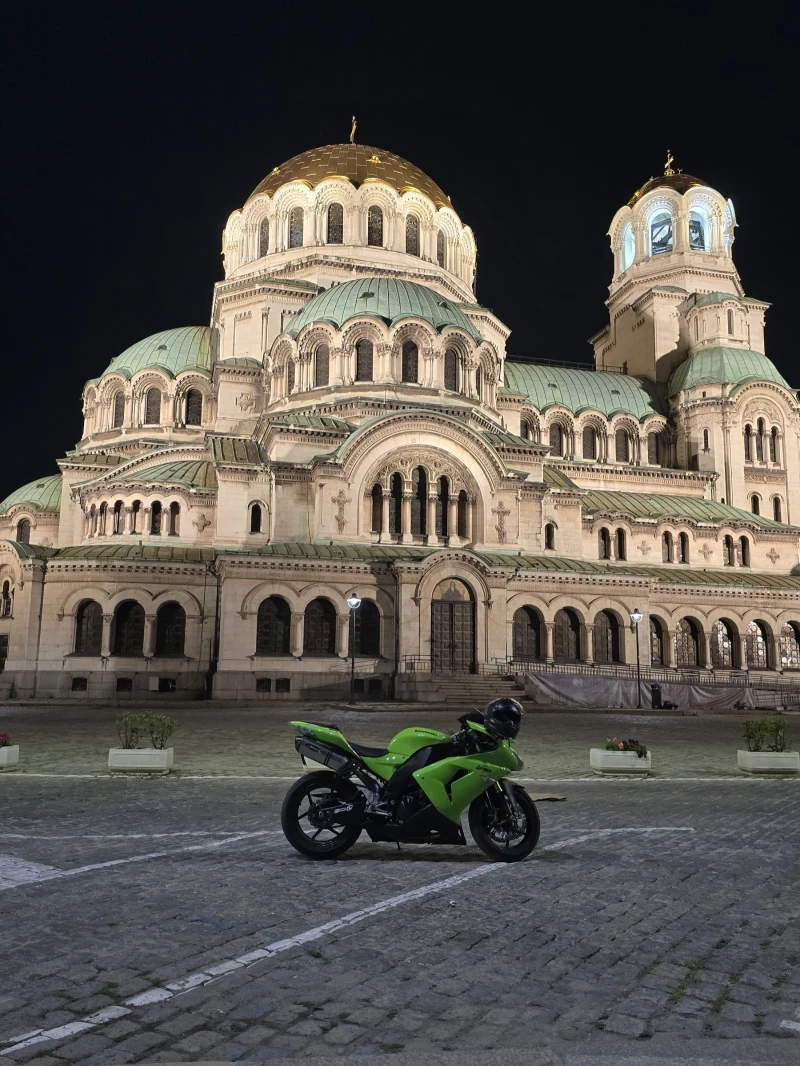 Kawasaki Zxr Kawasaki ZX-10R - 2006 г. / 1000 cc/ 175 к.с., снимка 5 - Мотоциклети и мототехника - 52886313