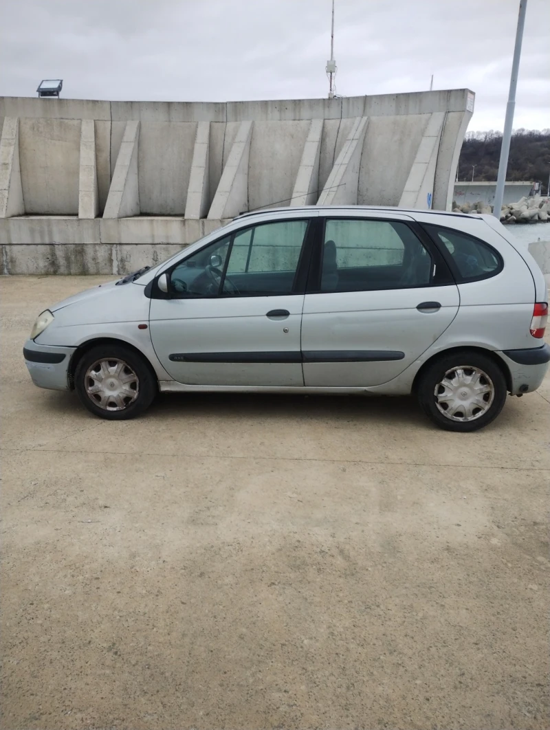 Renault Scenic, снимка 1 - Автомобили и джипове - 48258465