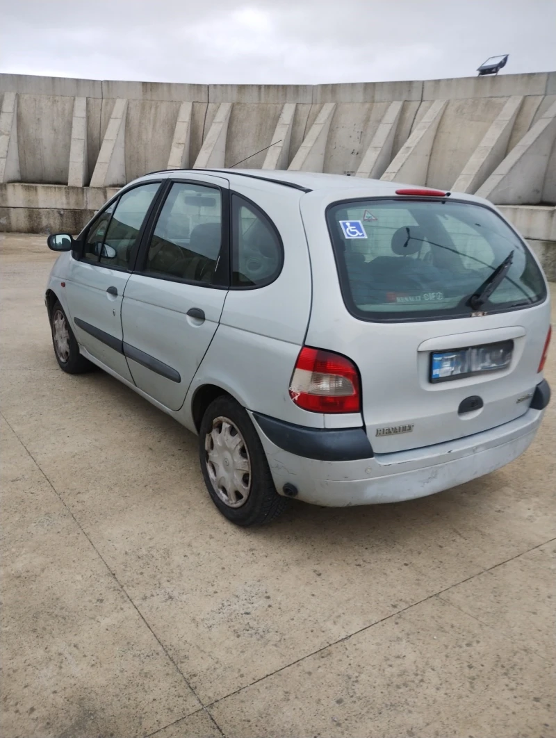 Renault Scenic, снимка 9 - Автомобили и джипове - 48258465