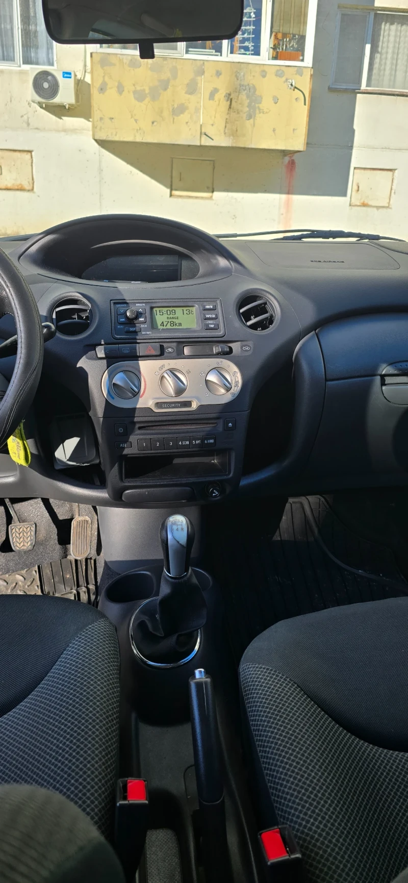 Toyota Yaris 1000 кубика 4ри цилиндъра , снимка 8 - Автомобили и джипове - 49010455