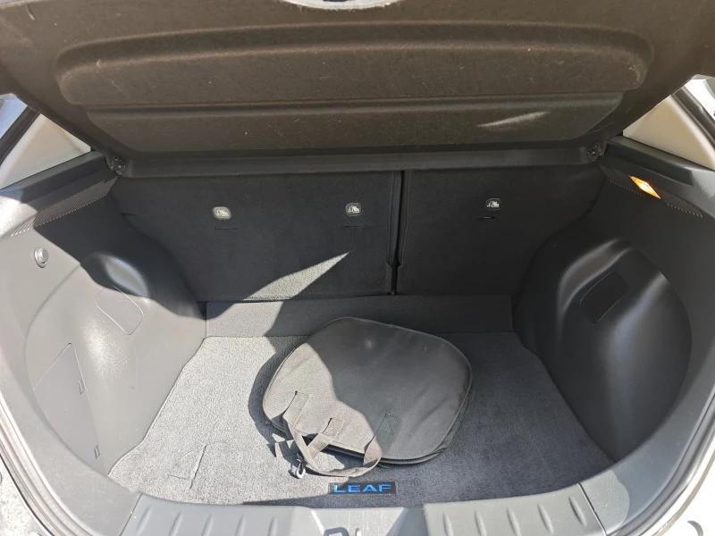 Nissan Leaf , снимка 11 - Автомобили и джипове - 52266593