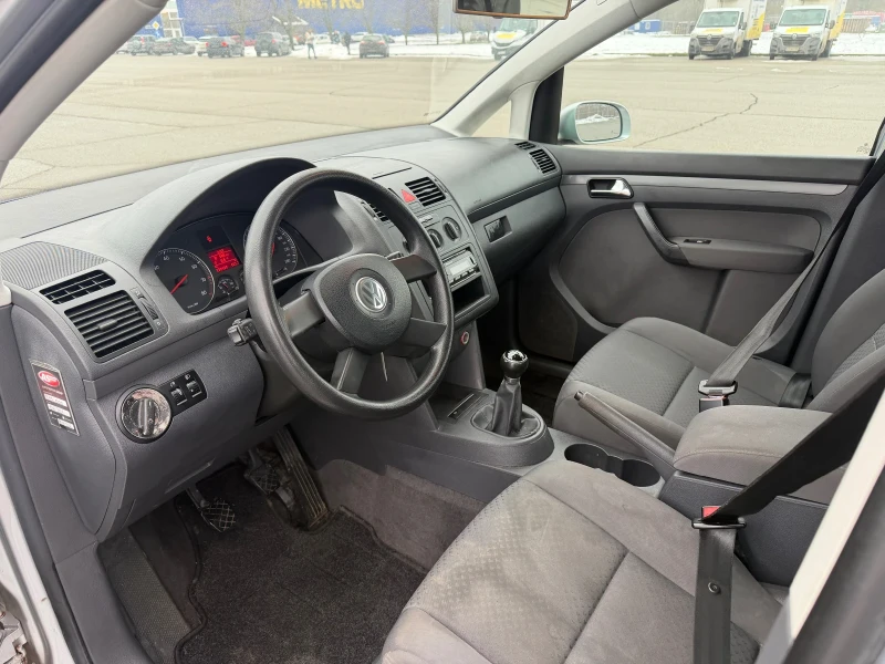 VW Touran 1.6i/102к.с./ХОЛАНДИЯ/ДОБРО СЪСТОЯНИЕ!, снимка 7 - Автомобили и джипове - 53221213