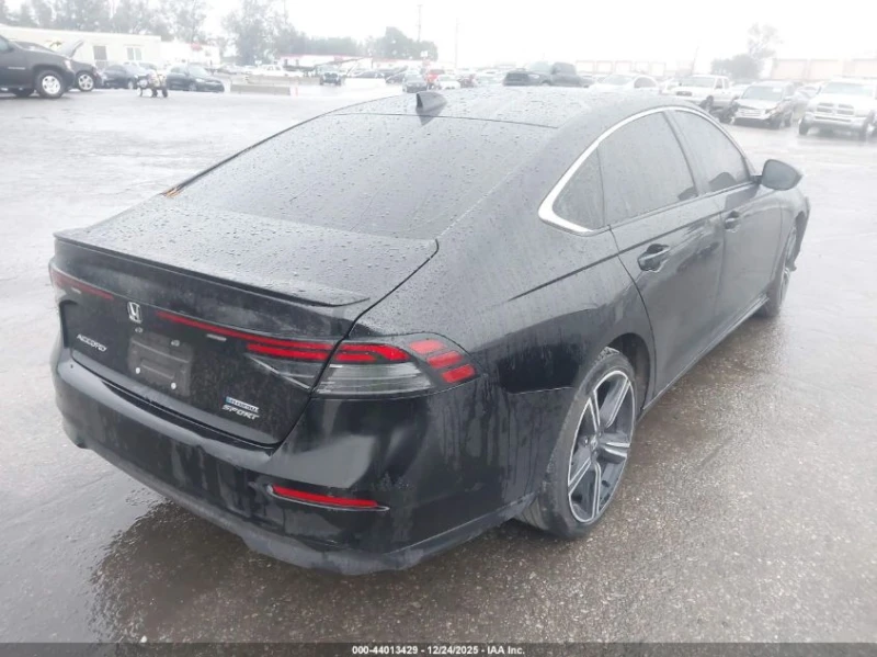 Honda Accord 2l Hybrid Sport, снимка 4 - Автомобили и джипове - 53600408