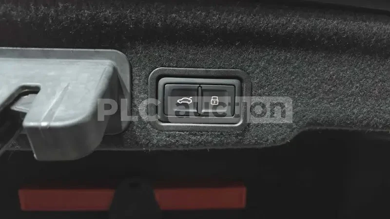 Audi A8 ОБДУХВАНЕ/ШИБИДАХ/360/ЦЕНА ДО БЪЛГАРИЯ, снимка 14 - Автомобили и джипове - 54999531