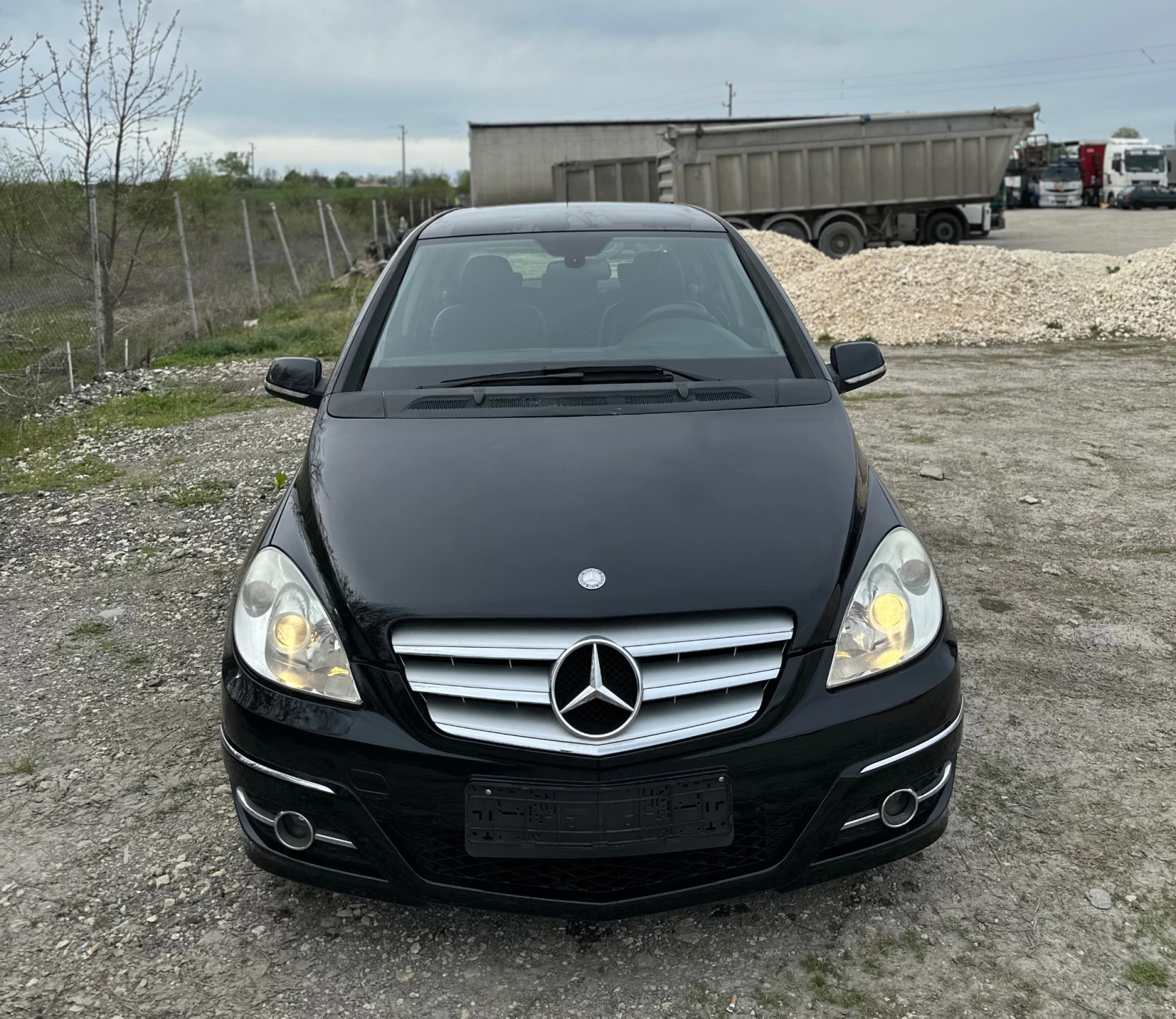 Mercedes-Benz B 180  !!!FACELIFT /6-СКОРОСТИ/ ПОДГРЕВ - изображение 3