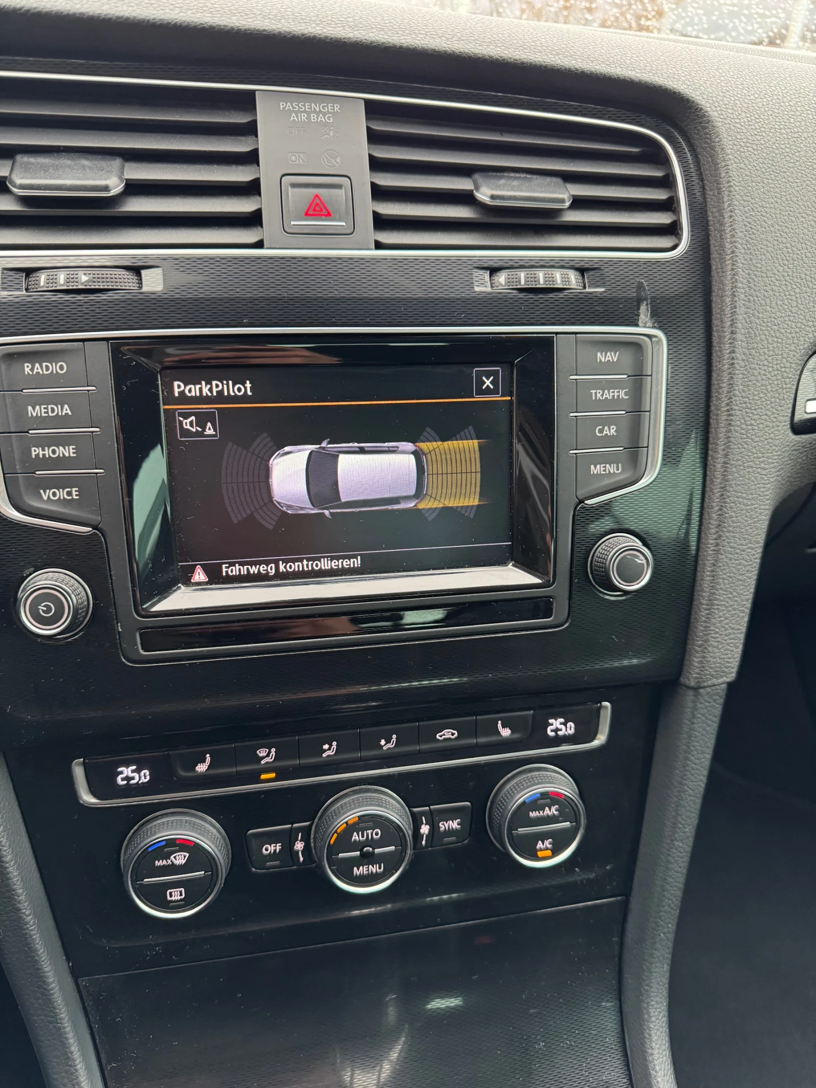 VW Golf Swiss GTD 2.0  | Mobile.bg   17