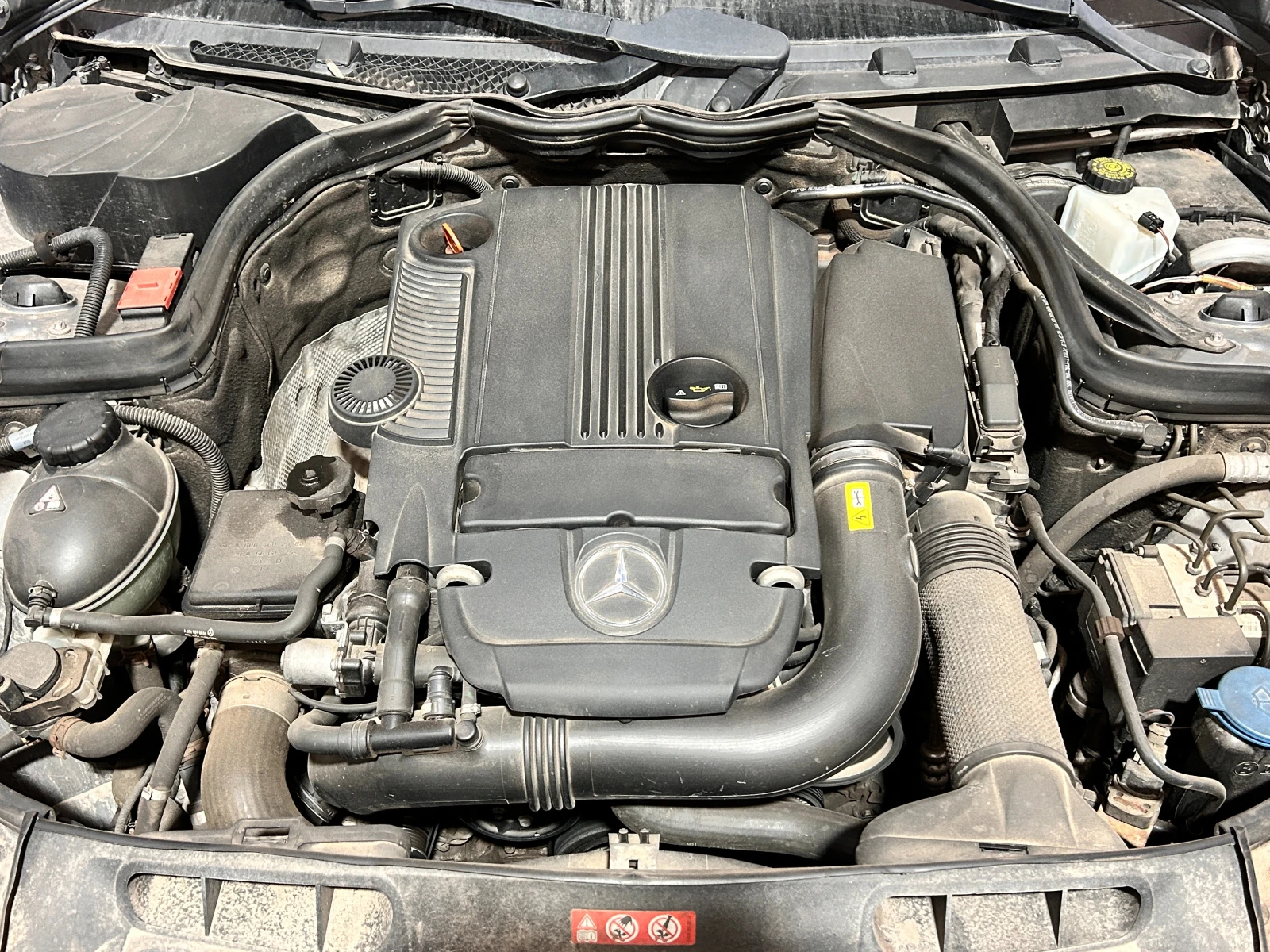 Mercedes-Benz C 180 Elegance, снимка 14 - Автомобили и джипове - 55940662