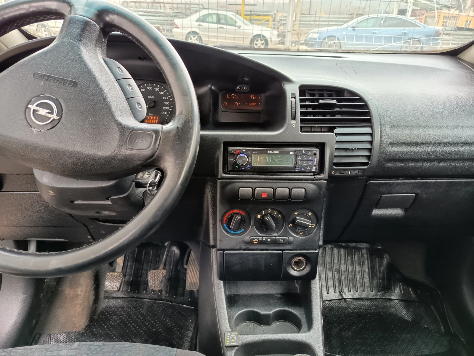 Opel Zafira 1.6i - изображение 3