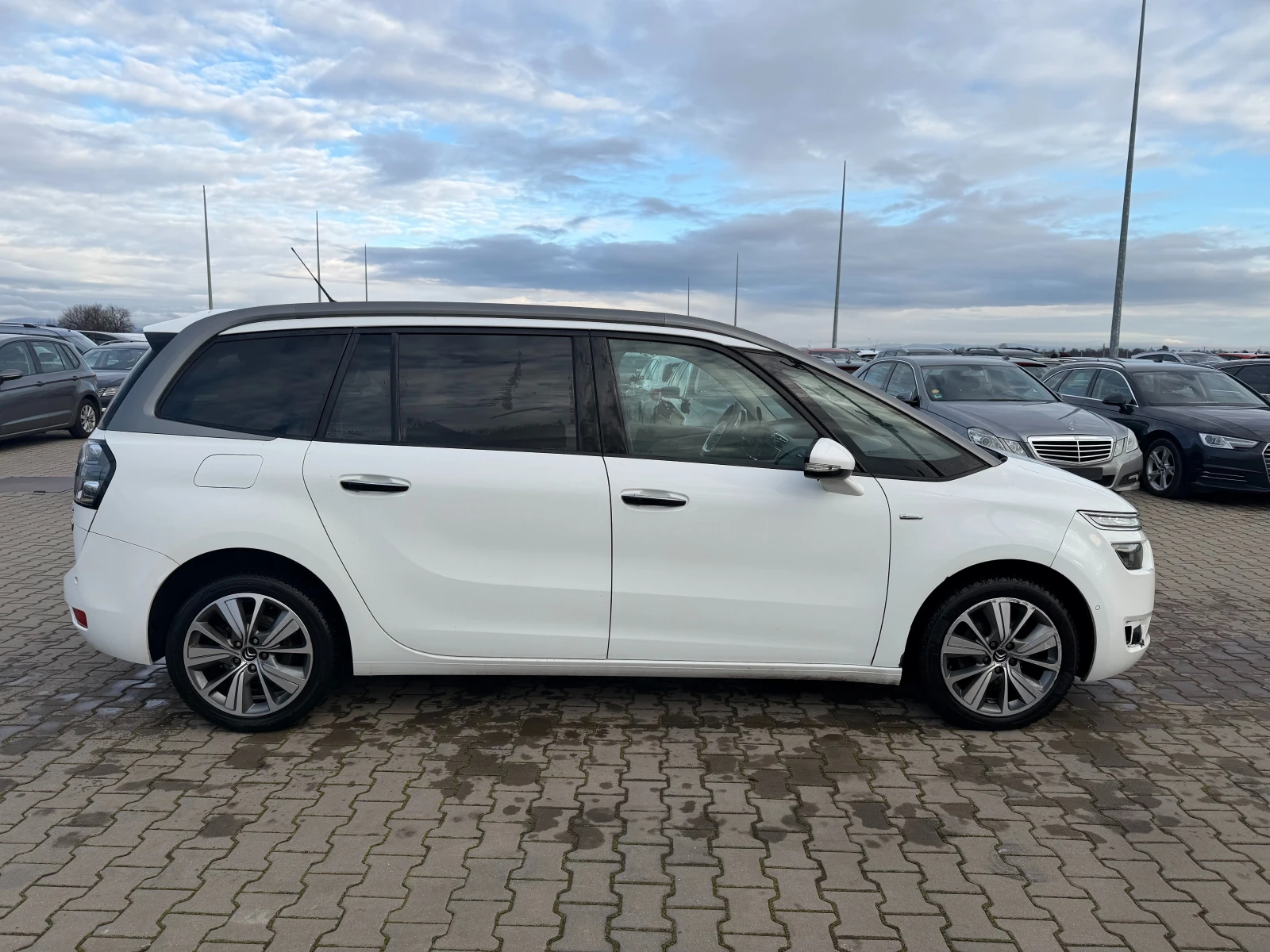 Citroen Grand C4 Picasso 2.0HDI AVTOMAT/PANORAMA/KOJA/NAVI/KAMERA EURO 6 - изображение 5