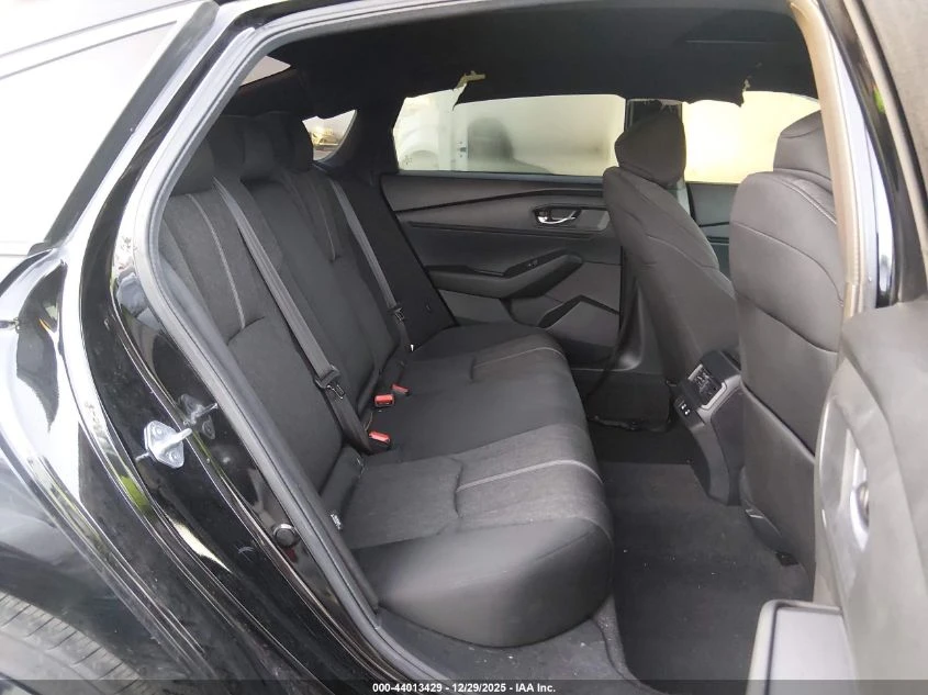 Honda Accord 2l Hybrid Sport - изображение 8