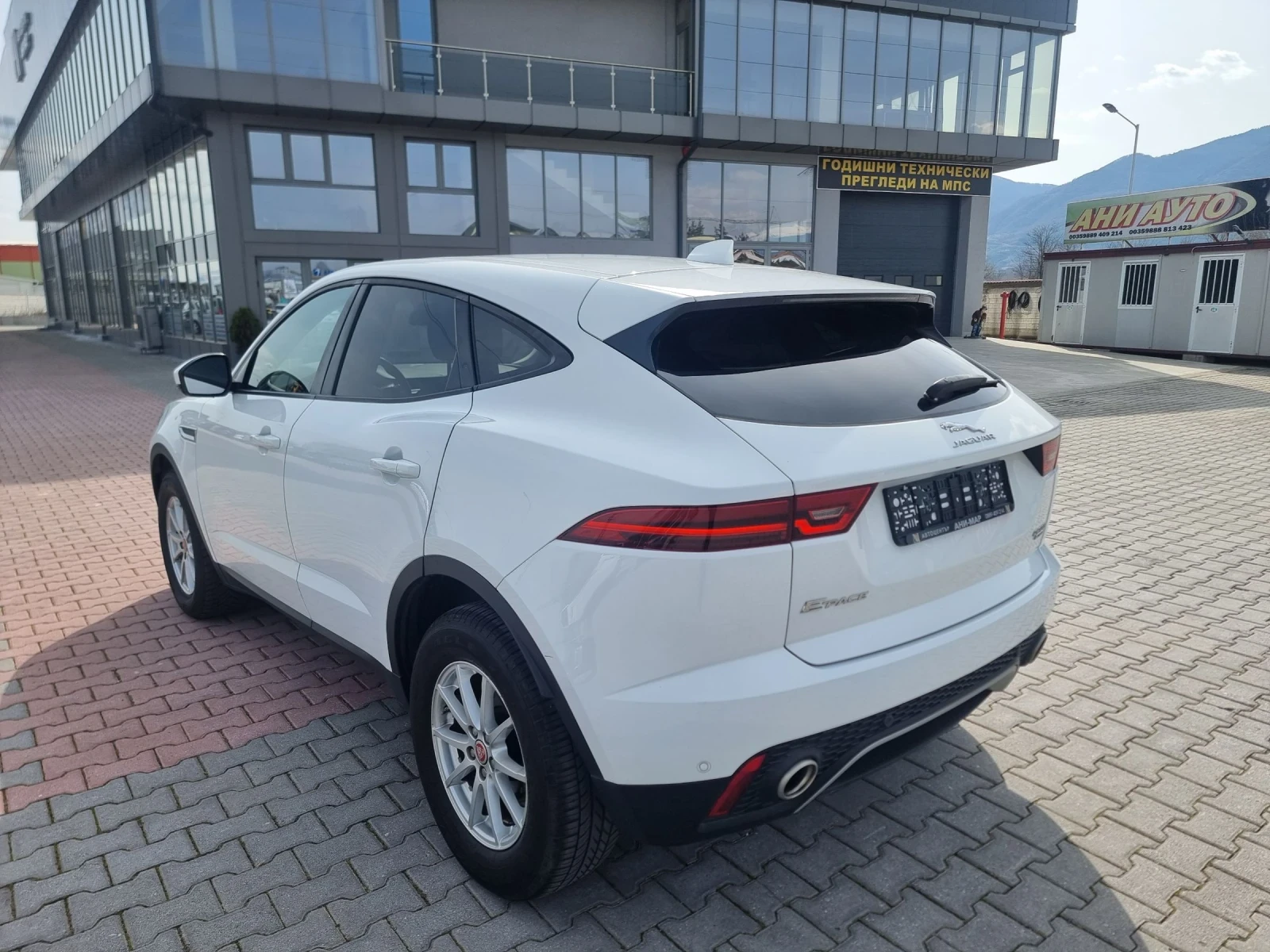 Jaguar E-pace 2.0  - изображение 3