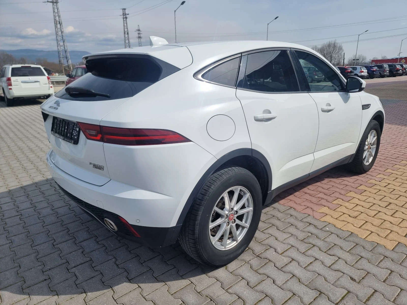 Jaguar E-pace 2.0  - изображение 5