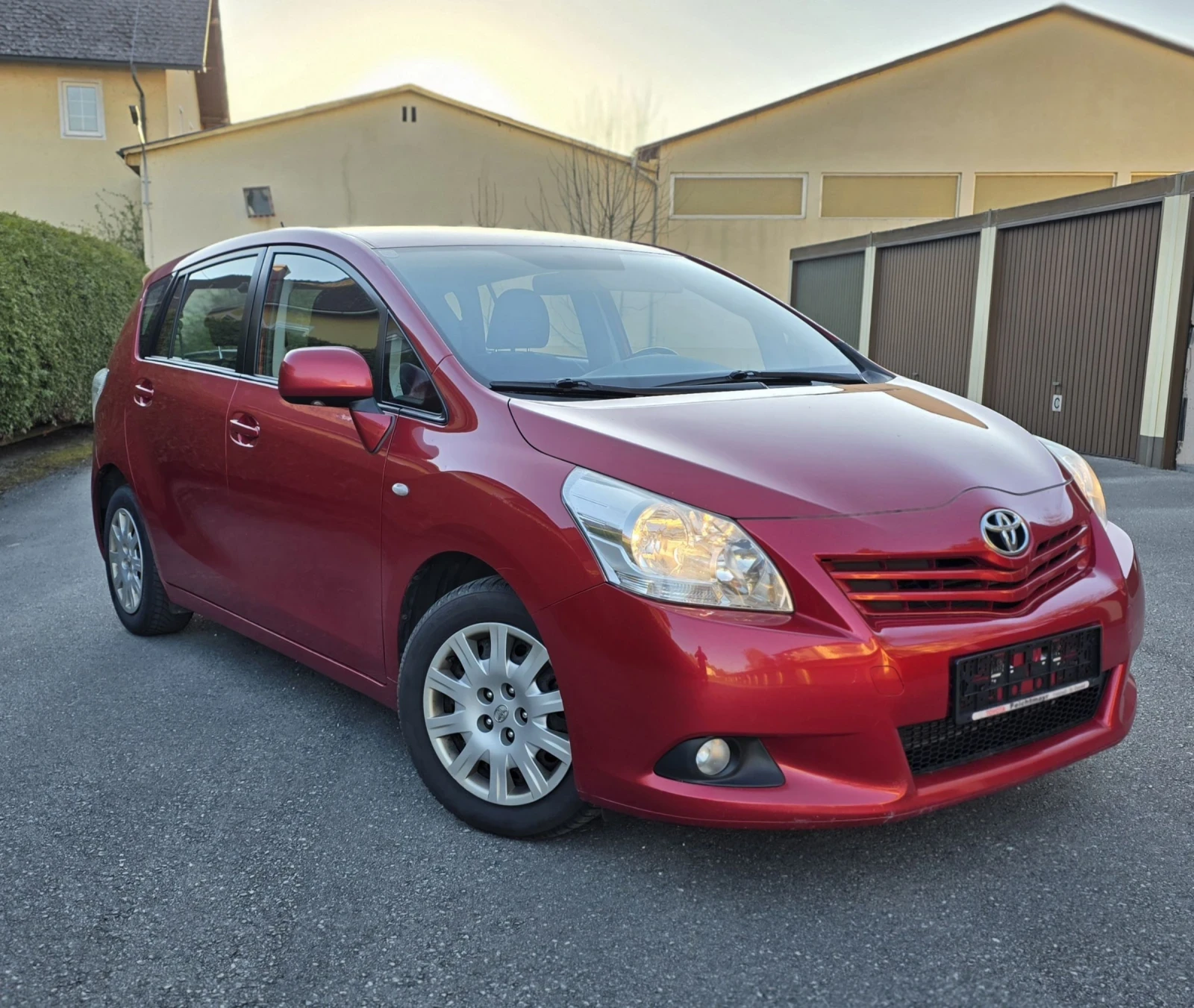 Toyota Verso FULL SERVICE IN TOYOTA , снимка 3 - Автомобили и джипове - 54128789