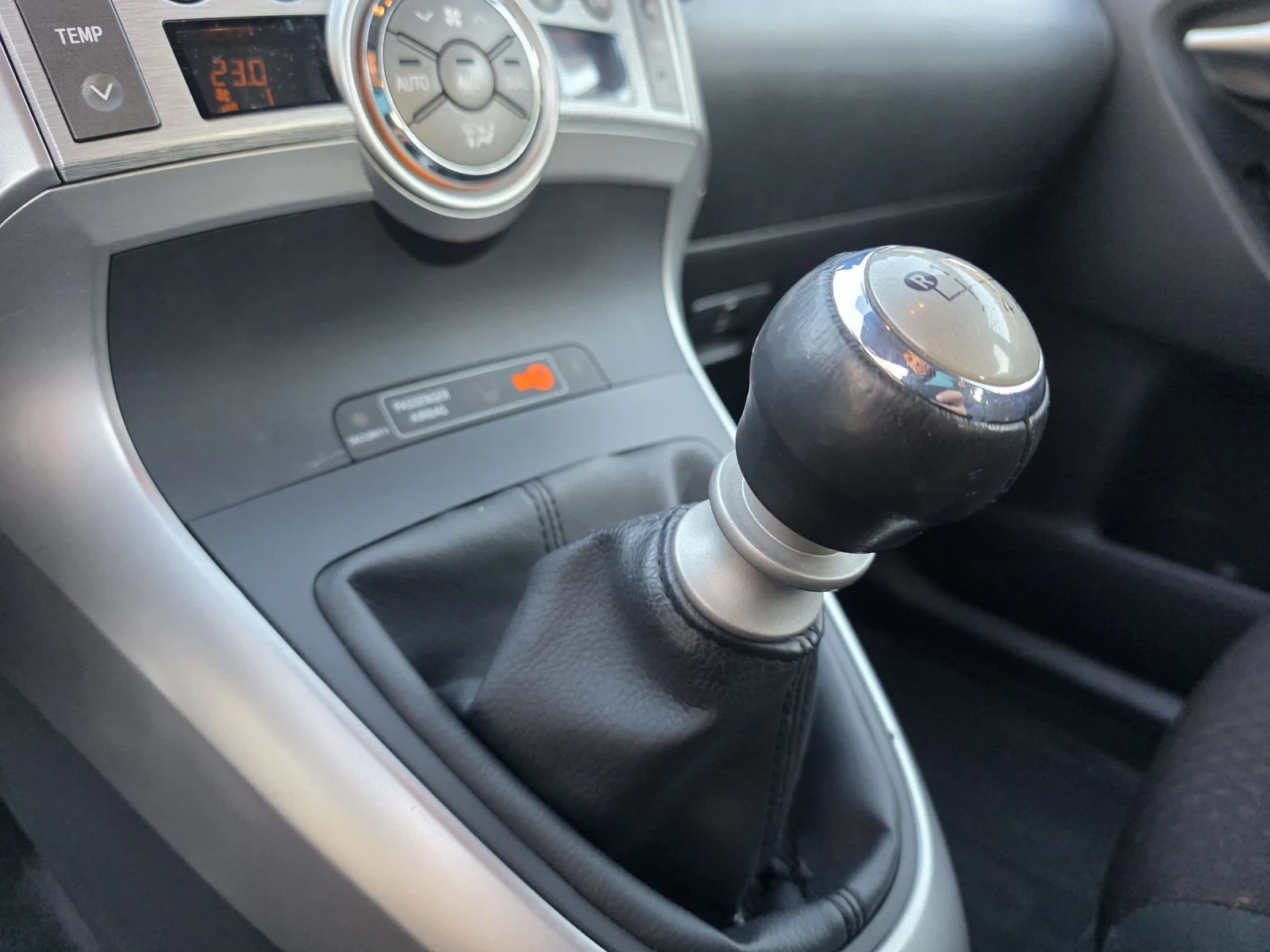 Toyota Verso FULL SERVICE IN TOYOTA , снимка 17 - Автомобили и джипове - 54128789