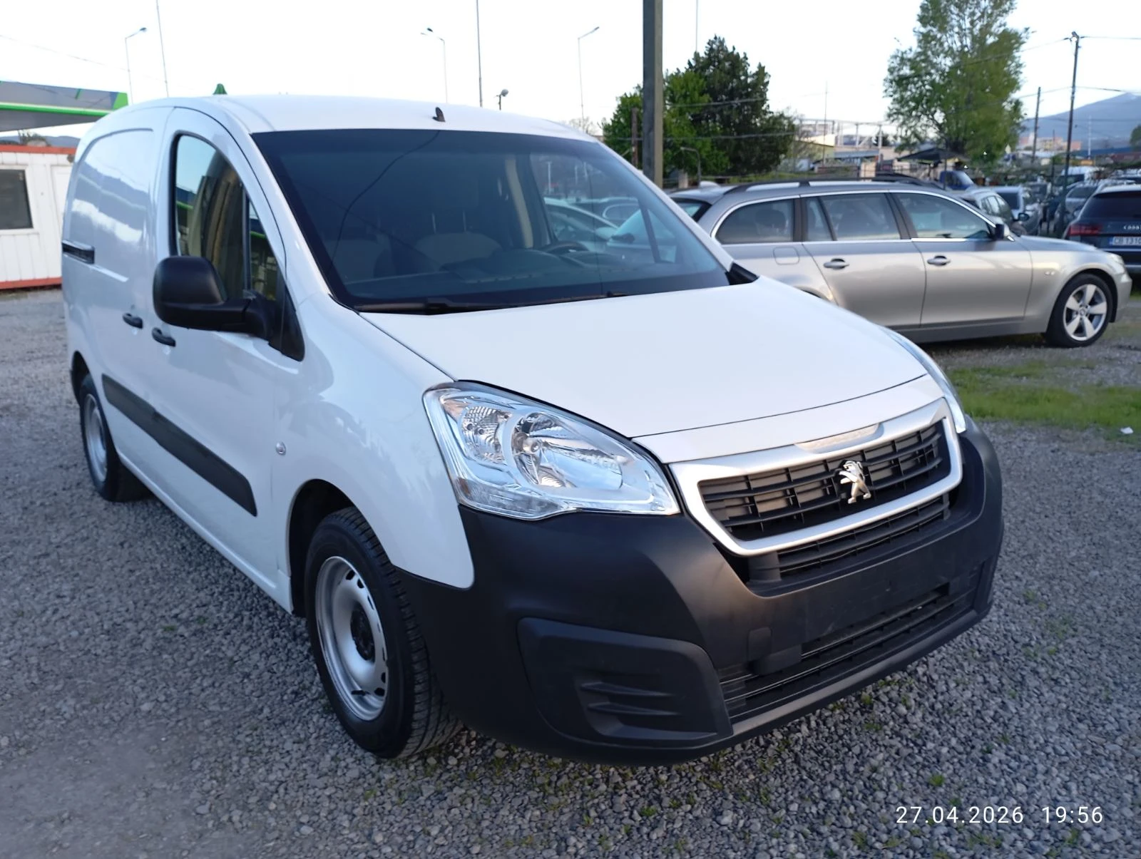Peugeot Partner 1.6 HDI, EURO-6B! 2+ 1!, снимка 7 - Автомобили и джипове - 54333619