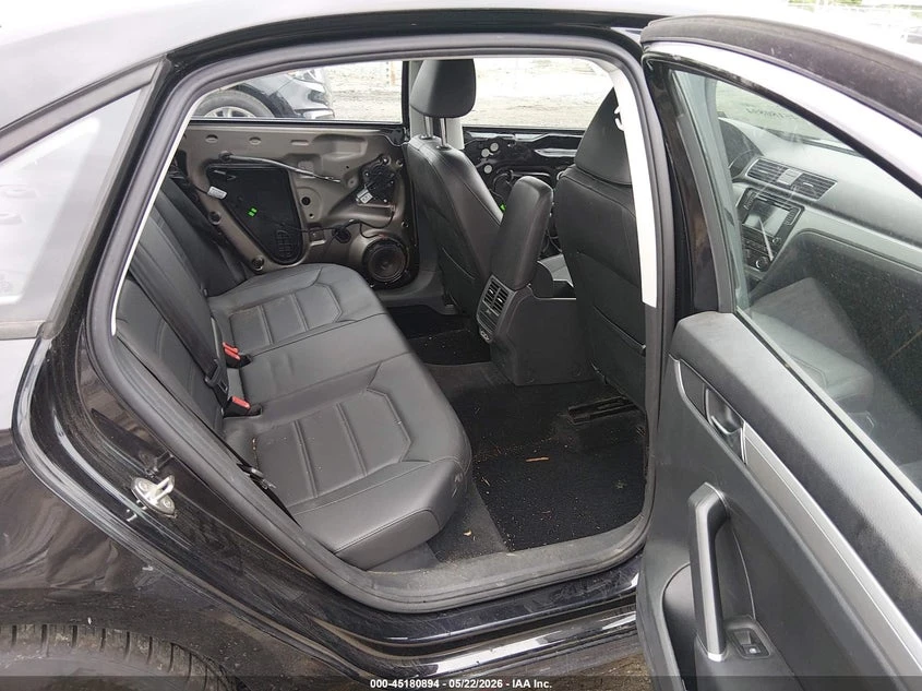 VW Passat 2.0l Volkswagen 2.0T Wolfsburg Edition, снимка 8 - Автомобили и джипове - 54860746
