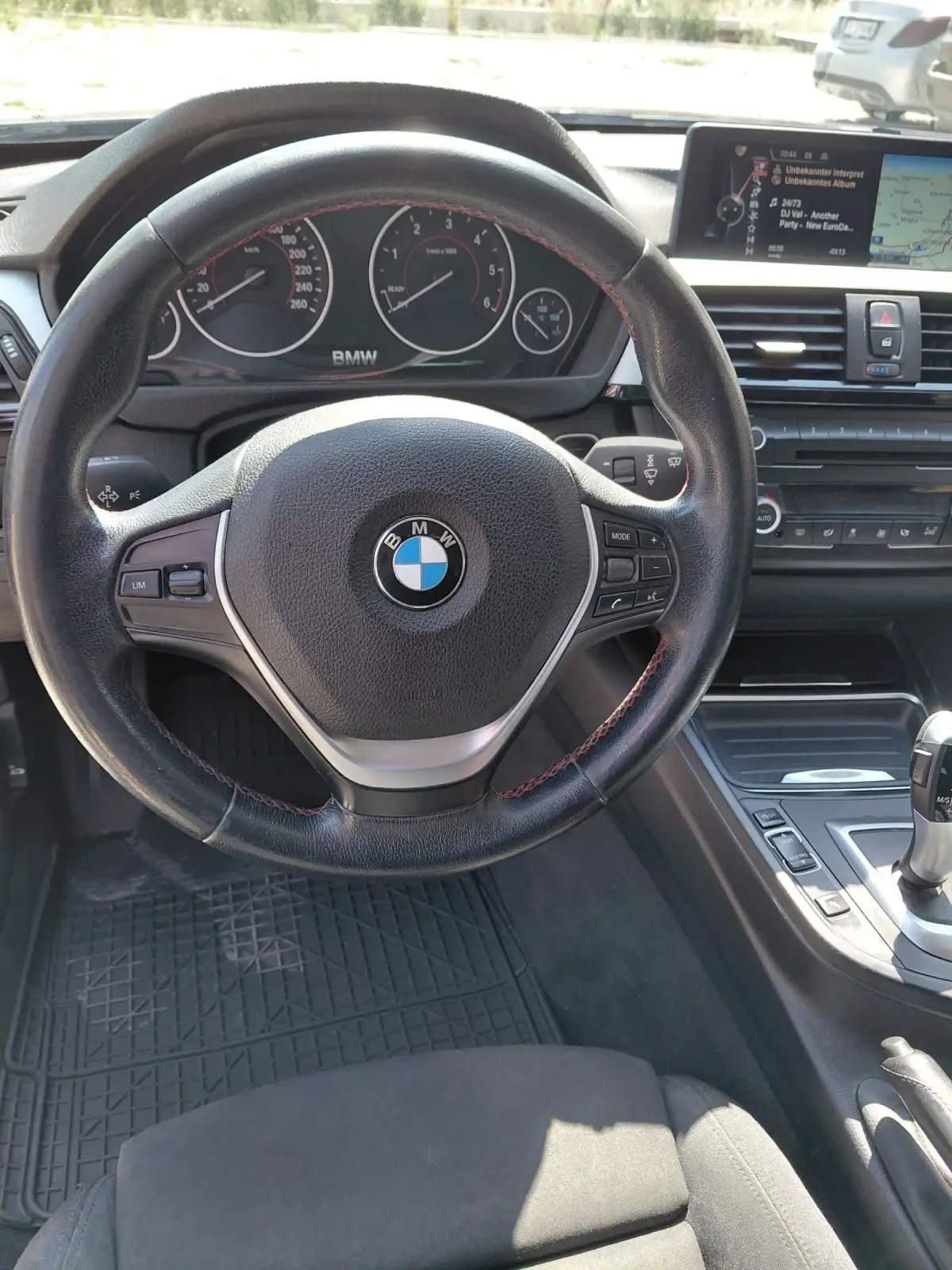 BMW 318 F31 Combi , снимка 12 - Автомобили и джипове - 55118027